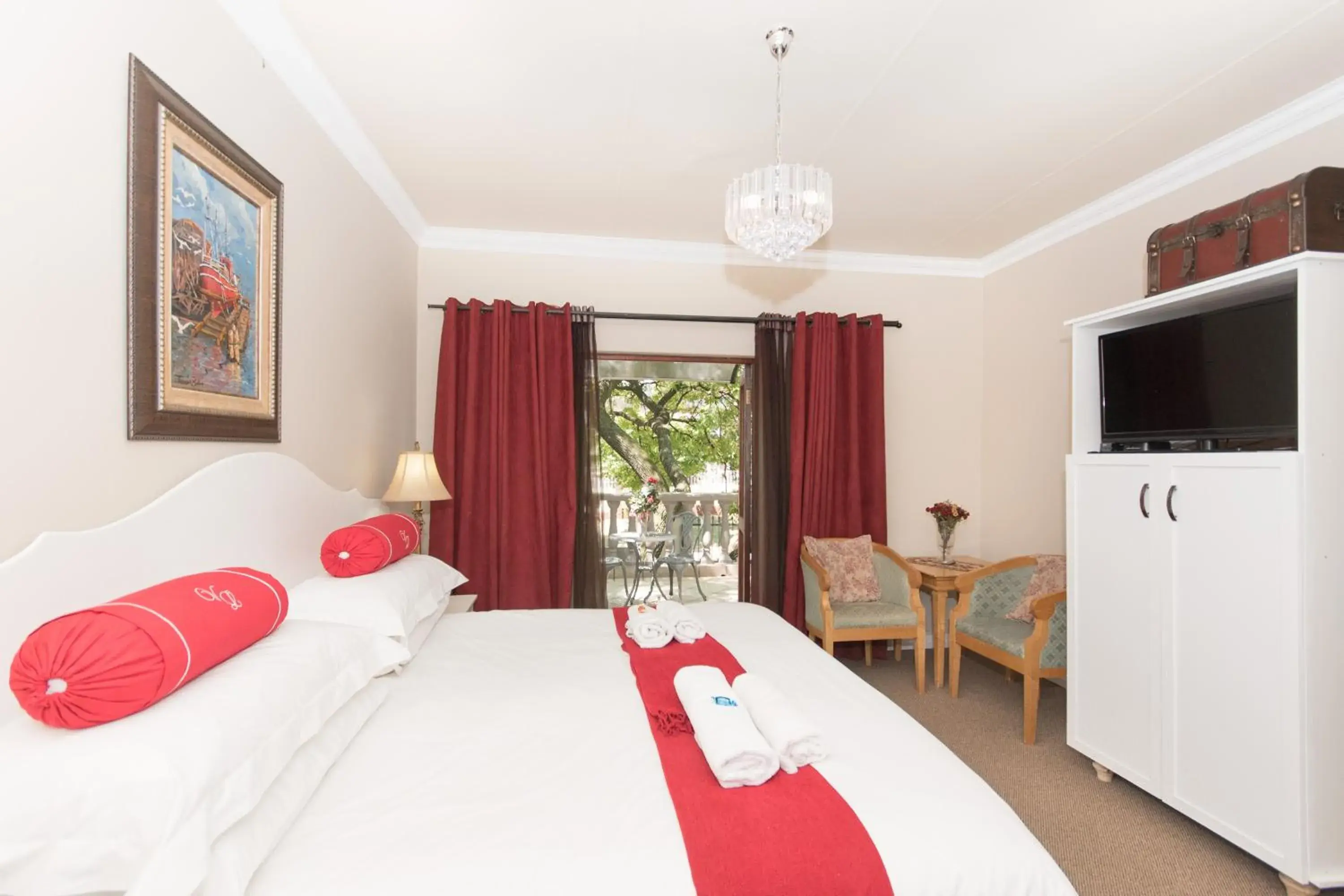 Photo of the whole room, Bed in Villa Lugano Guesthouse Photo of the whole room, Bed in Villa Lugano Guesthouse