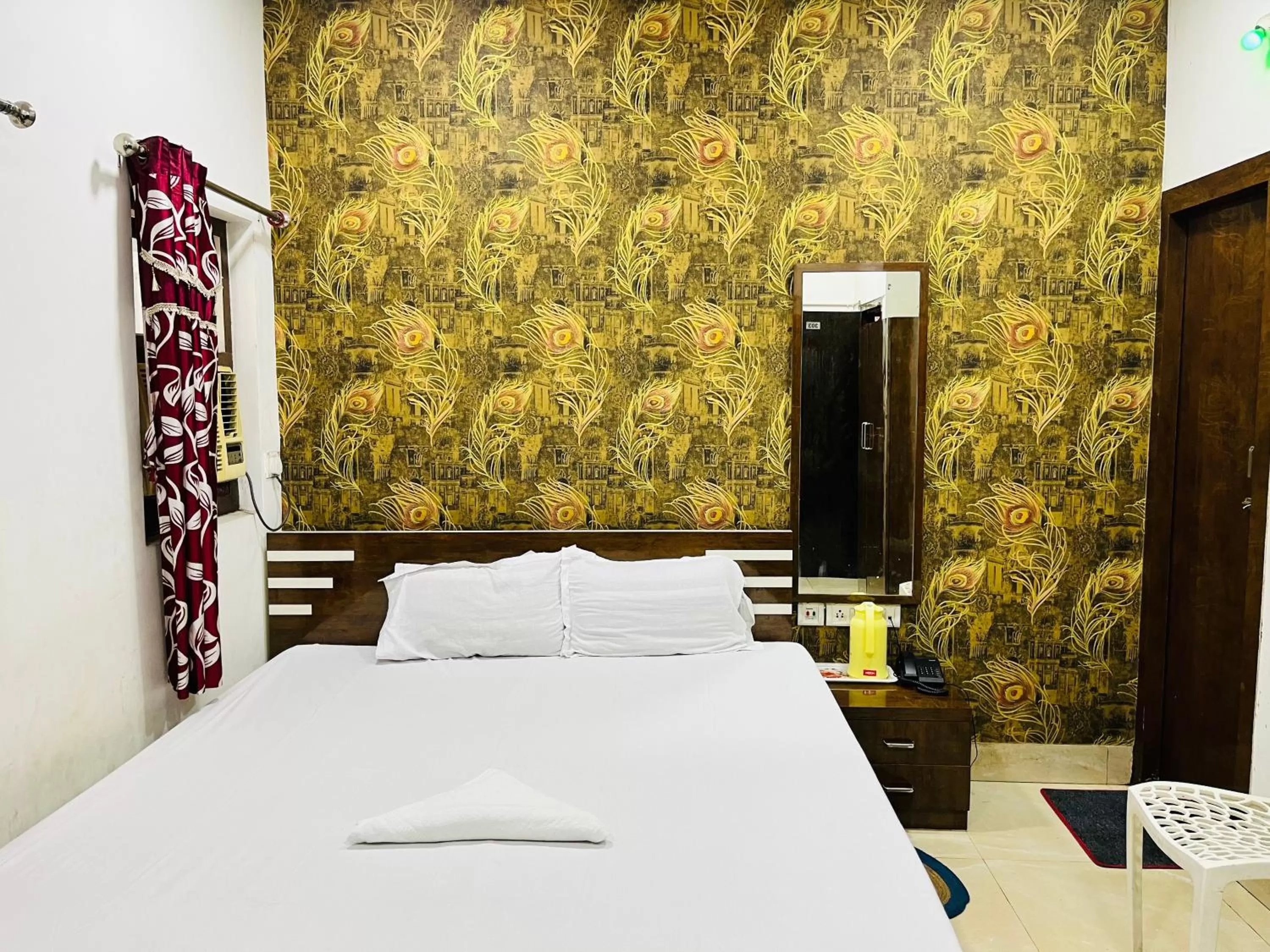 Bedroom, Bed in Hotel Airlines