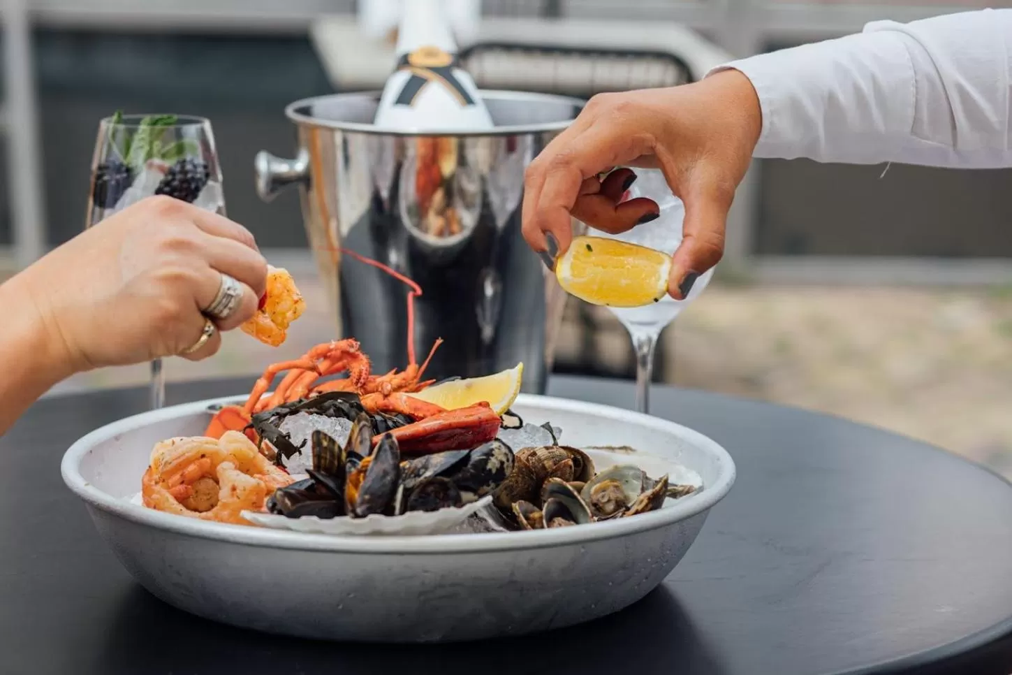 Restaurant/places to eat in Harbour Suites Boutique Hotel