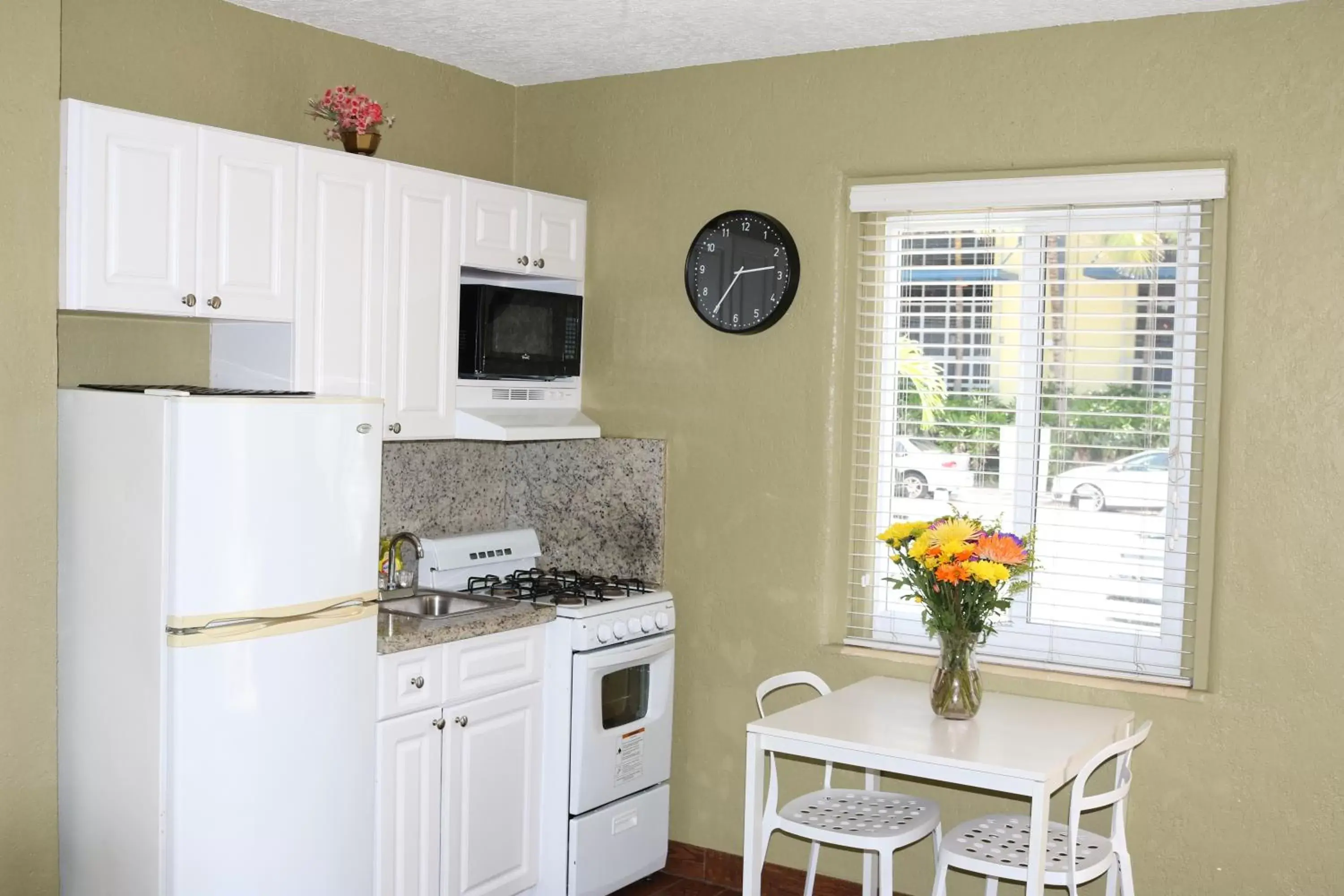 Kitchen or kitchenette, Kitchen/Kitchenette in Ocean Drive Villas