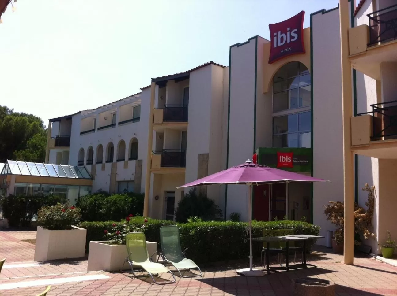 Facade/entrance in ibis Sète Balaruc les Bains Bien-être et Spa