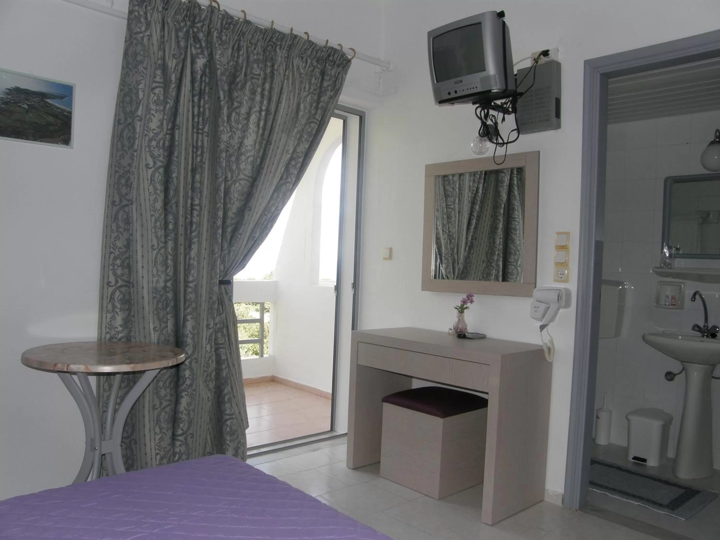 Seating area, Bed in Megim Hotel