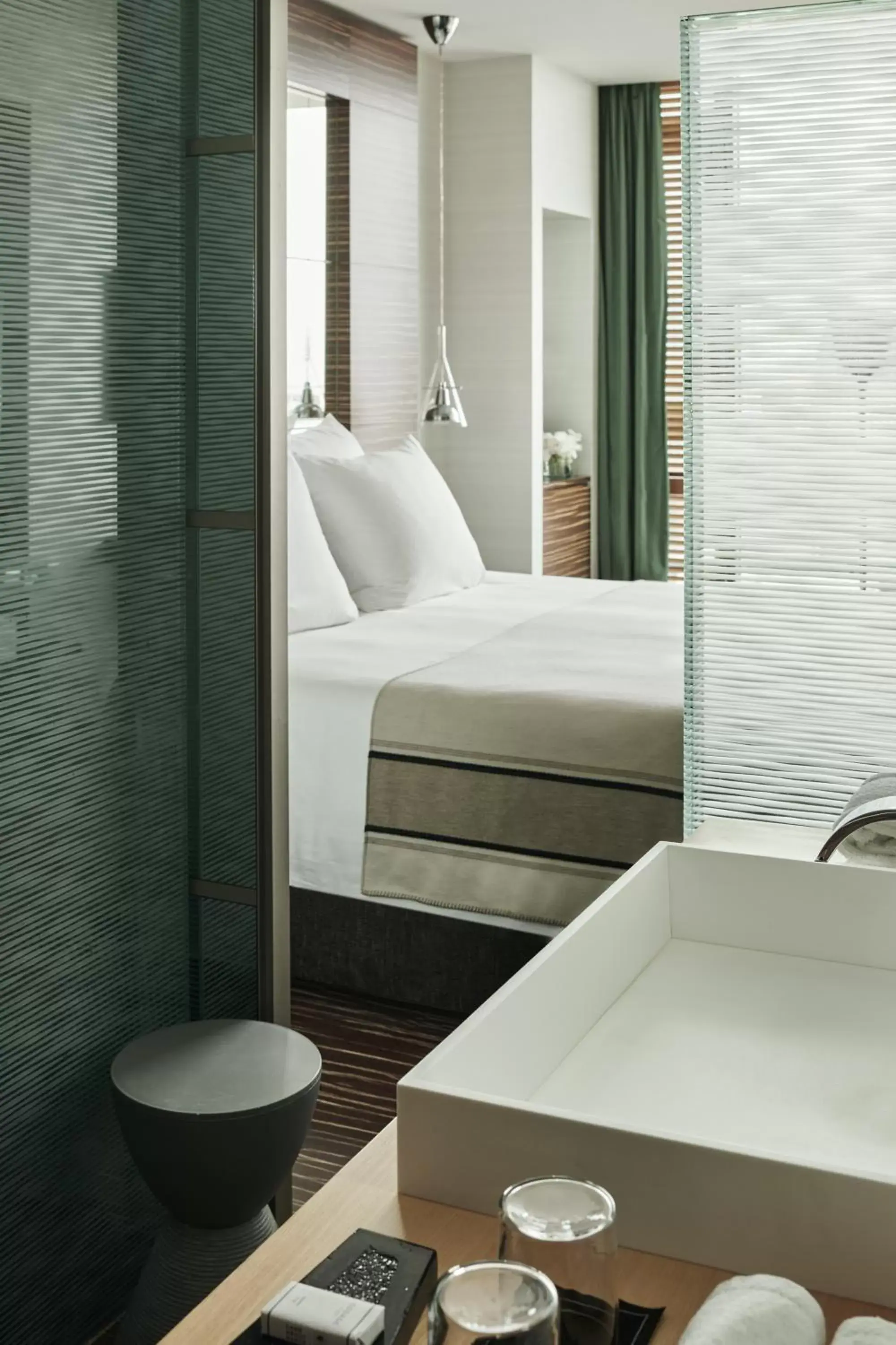 Bed, Bathroom in Romeo hotel