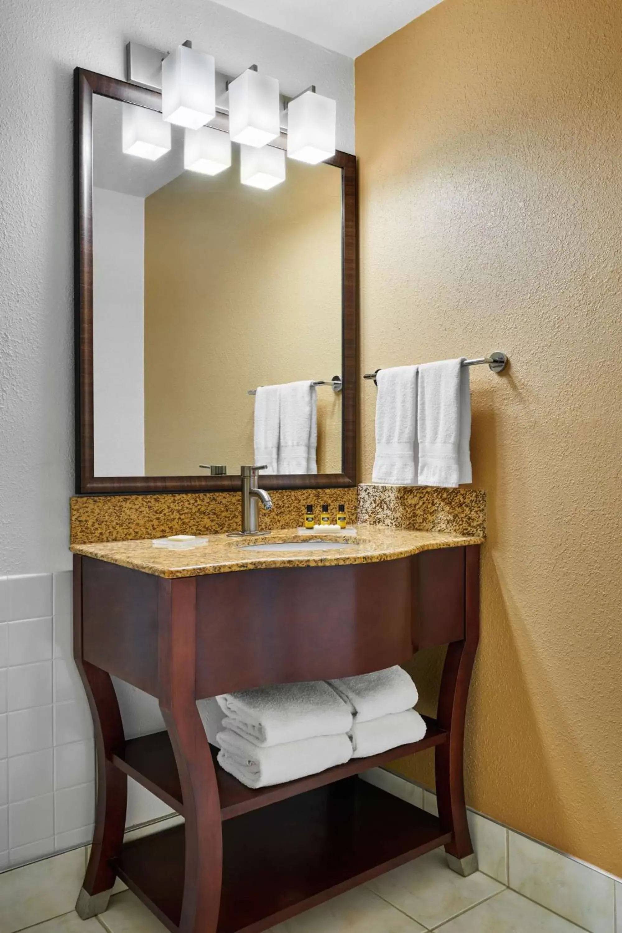 Bathroom in Best Western Plus Milwaukee Airport Hotel & Conference Center