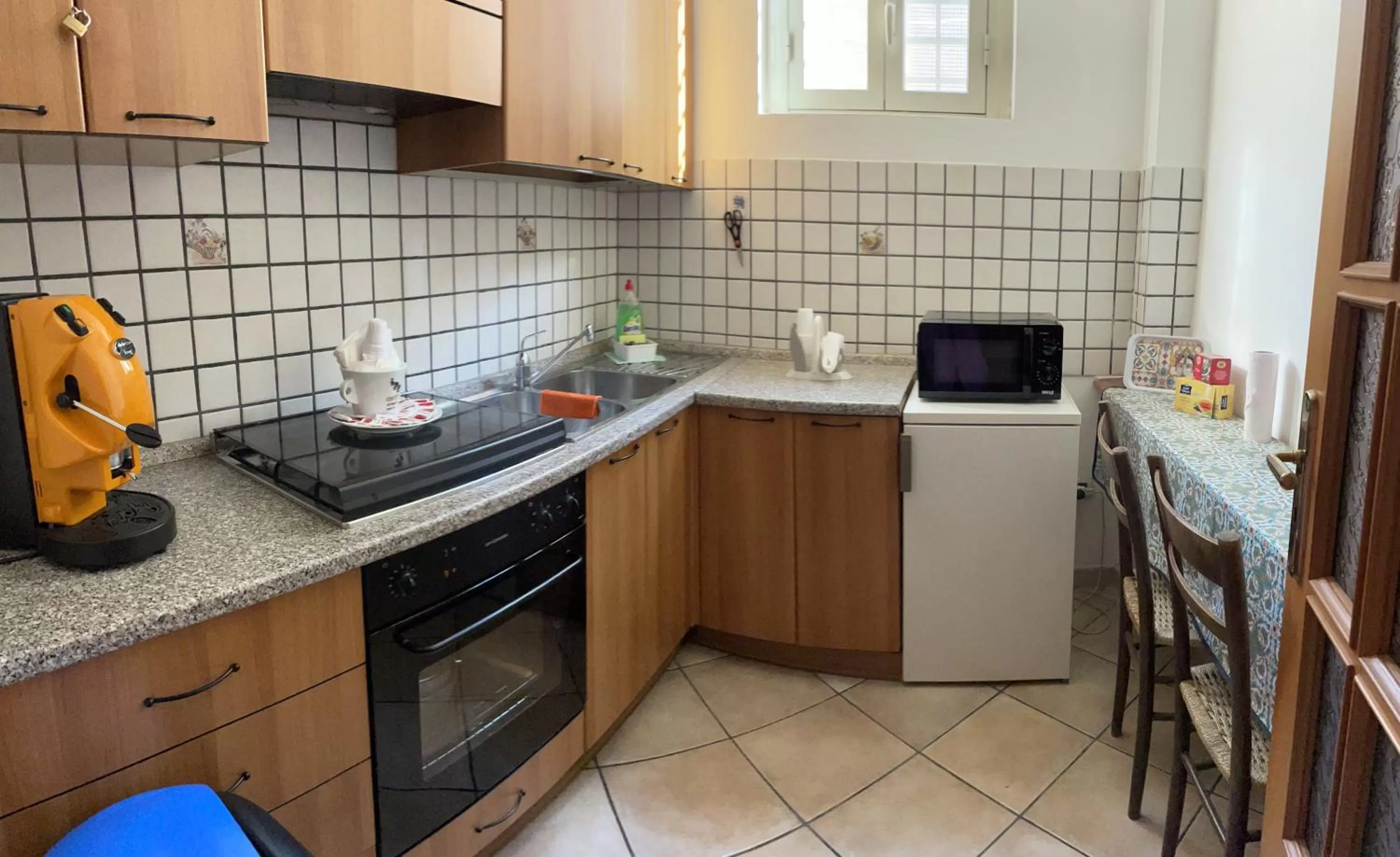 Coffee/tea facilities, Kitchen/Kitchenette in B&B La Norma