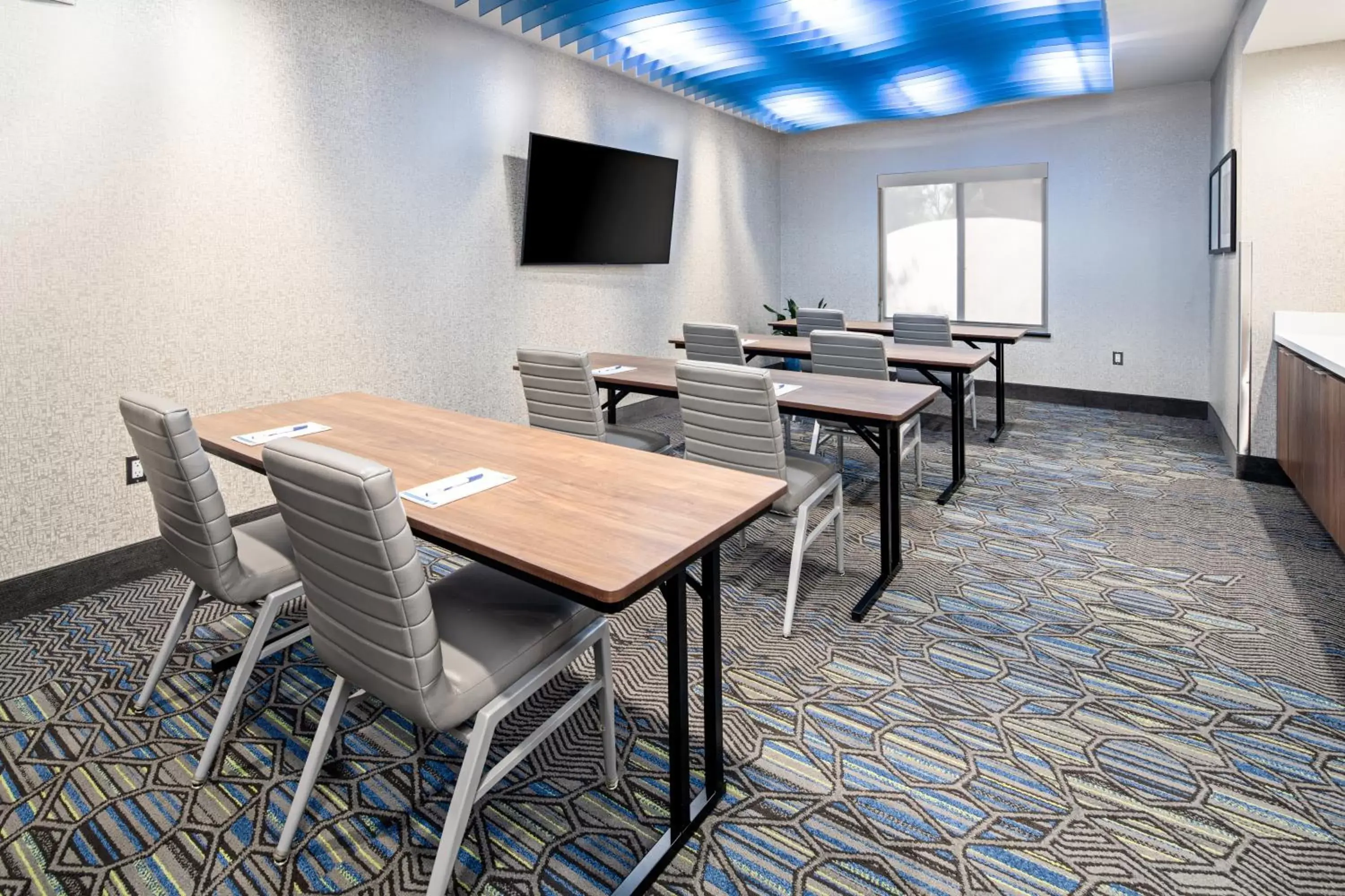 Meeting/conference room in Holiday Inn Express Hotel & Suites Atascadero, an IHG Hotel
