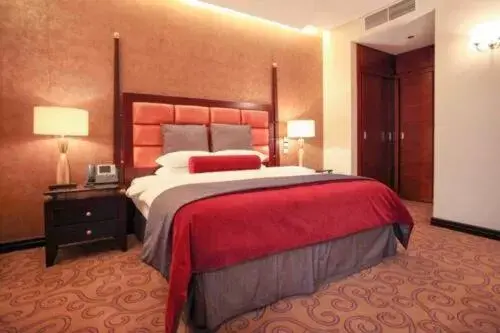 Bedroom, Bed in Century Hotel Doha