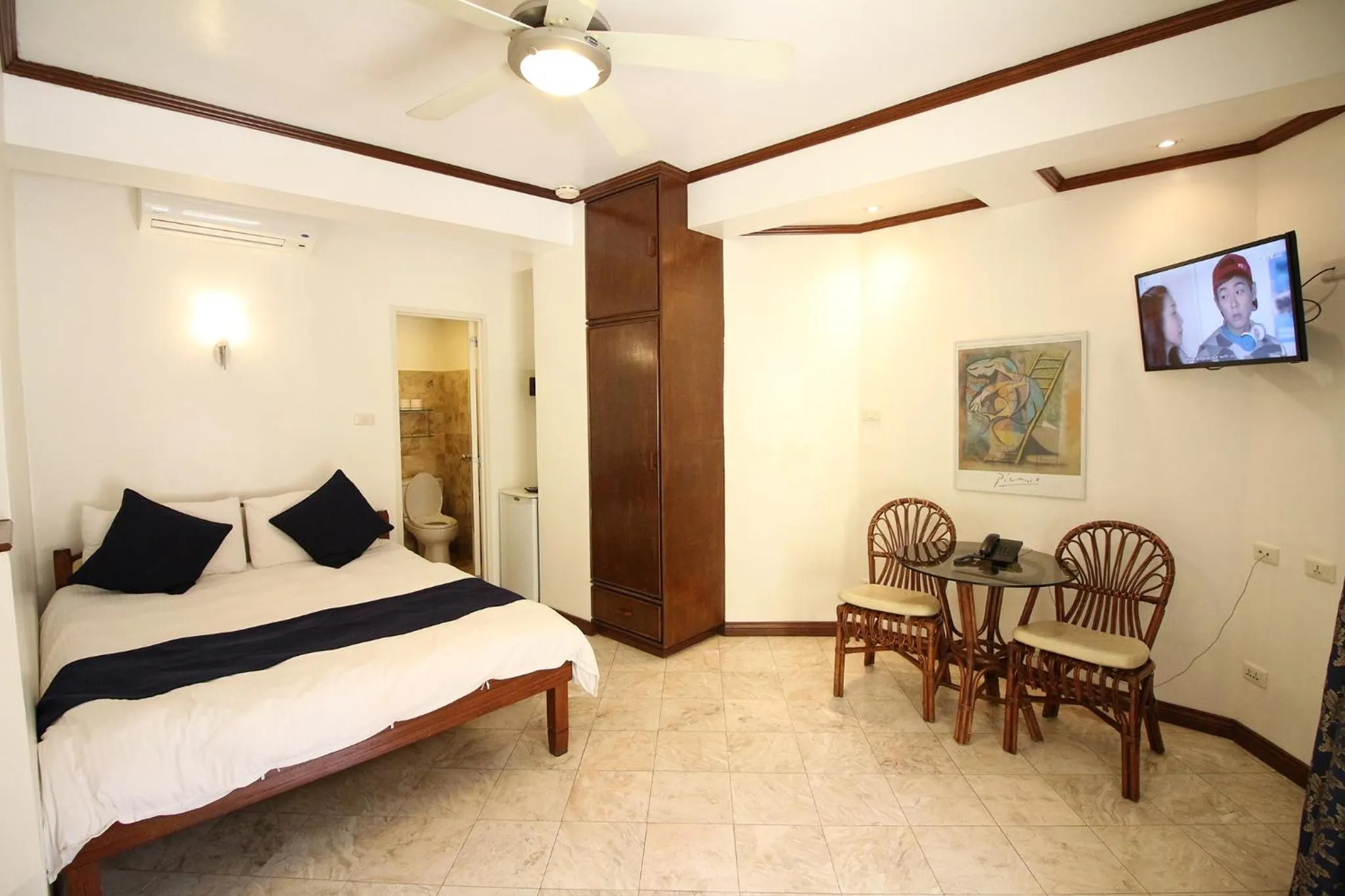 Bedroom, Bed in Mermaid Resort and Dive Center