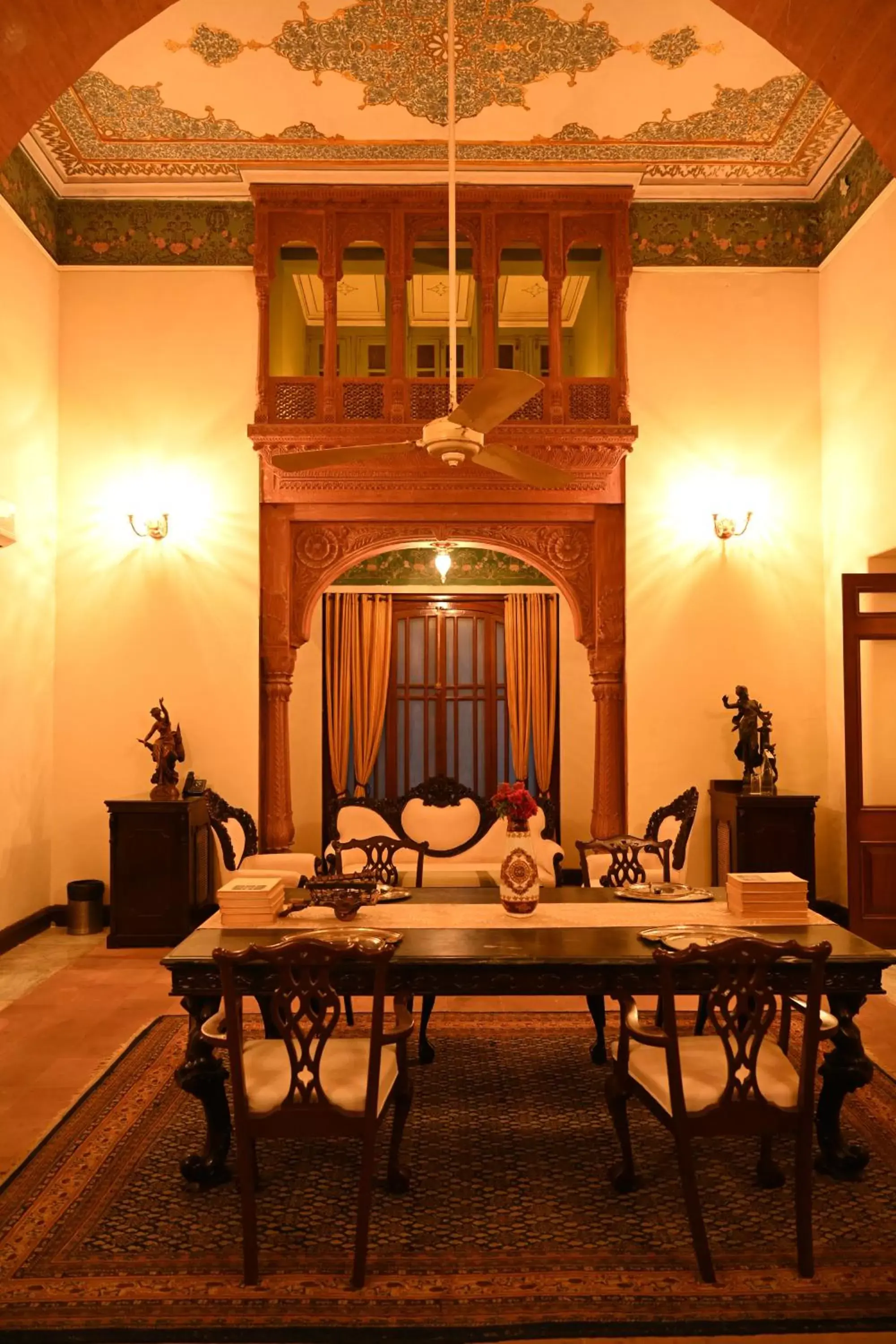 Presidential Suite in The Laxmi Niwas Palace Presidential Suite in The Laxmi Niwas Palace