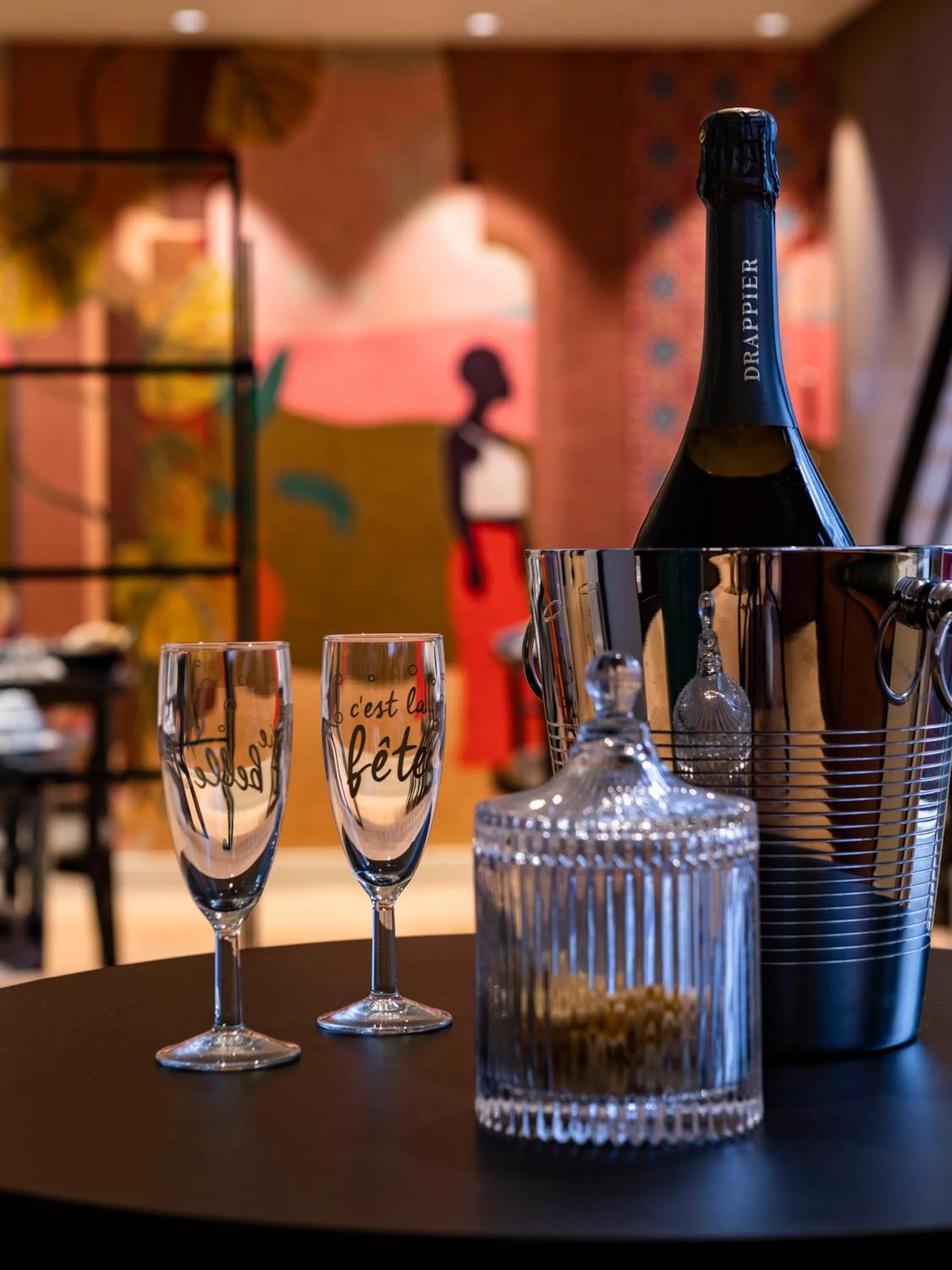 Lounge or bar in MOKA Hôtel centre-ville