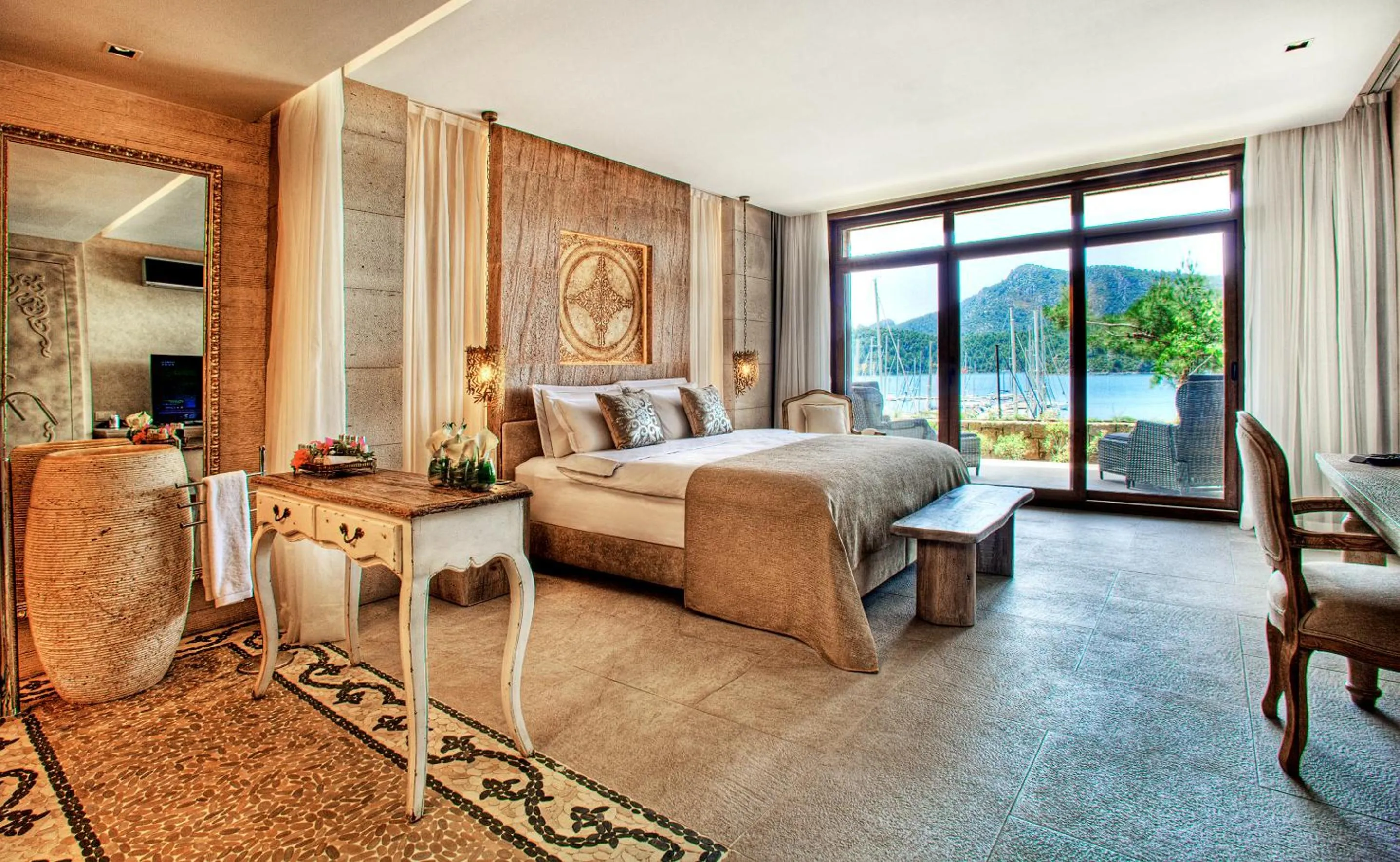 Photo of the whole room, Bed in Marti Hemithea Hotel