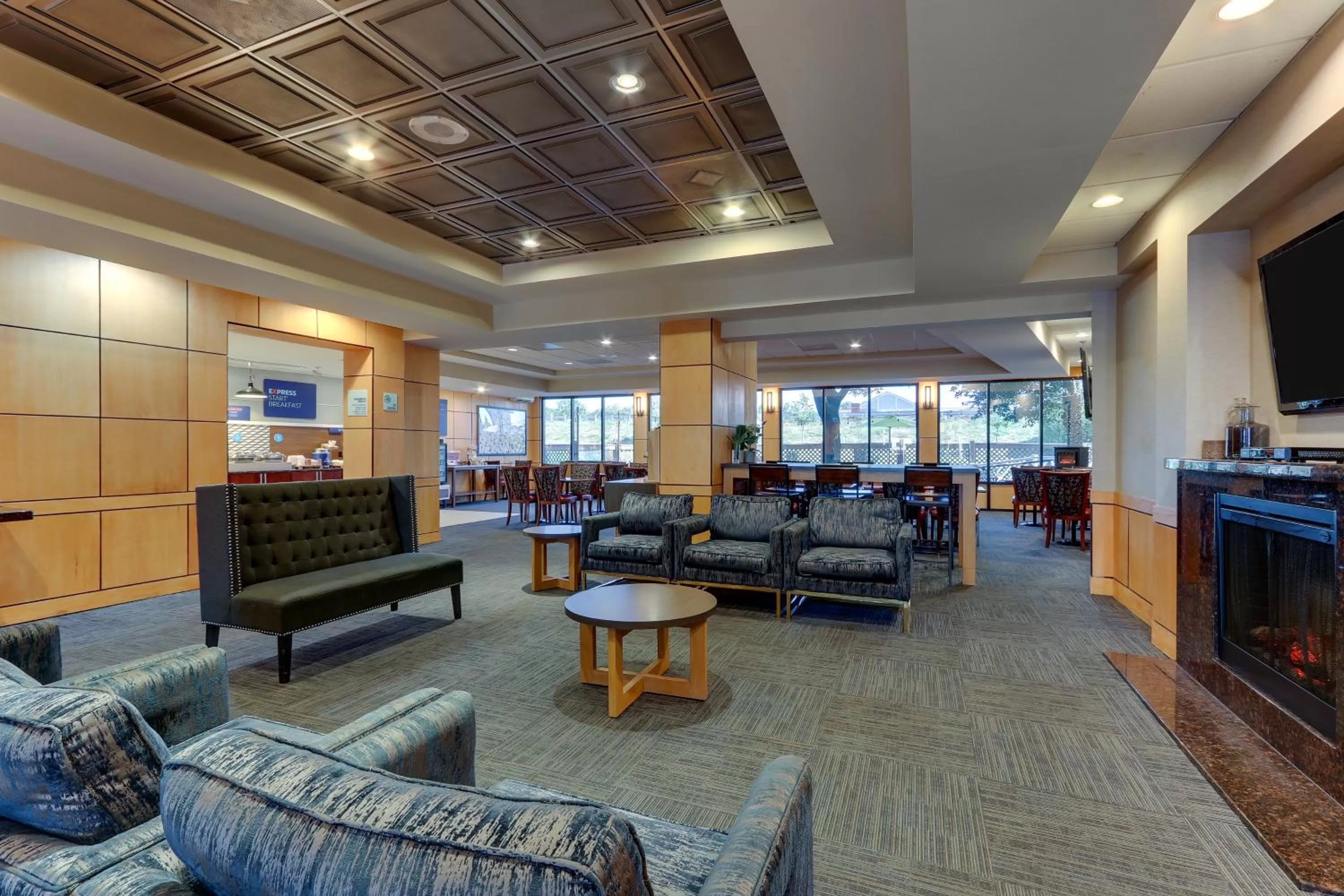 Property building in Holiday Inn Express Aberdeen-Chesapeake House by IHG