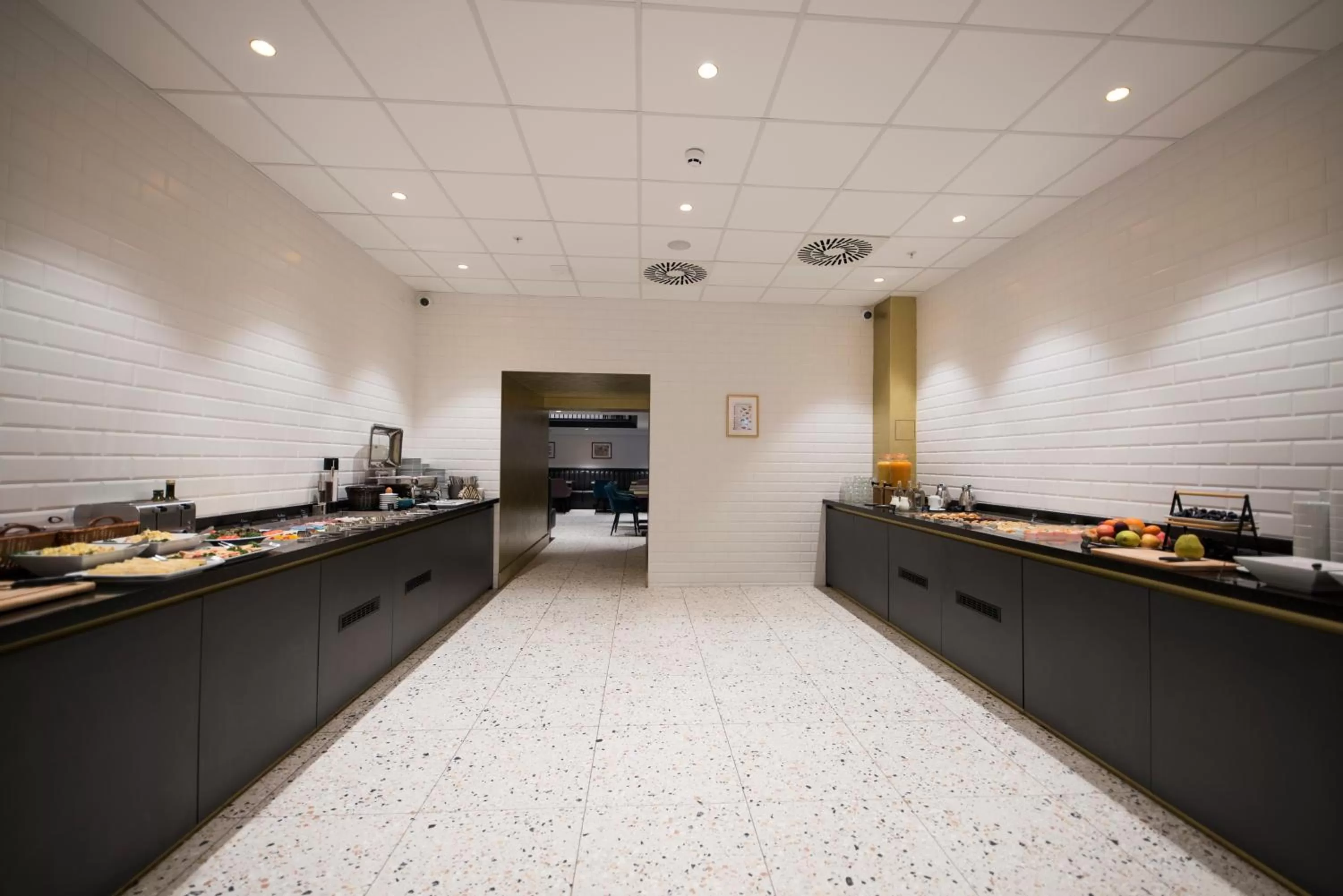 Restaurant/places to eat in The Gold Bank