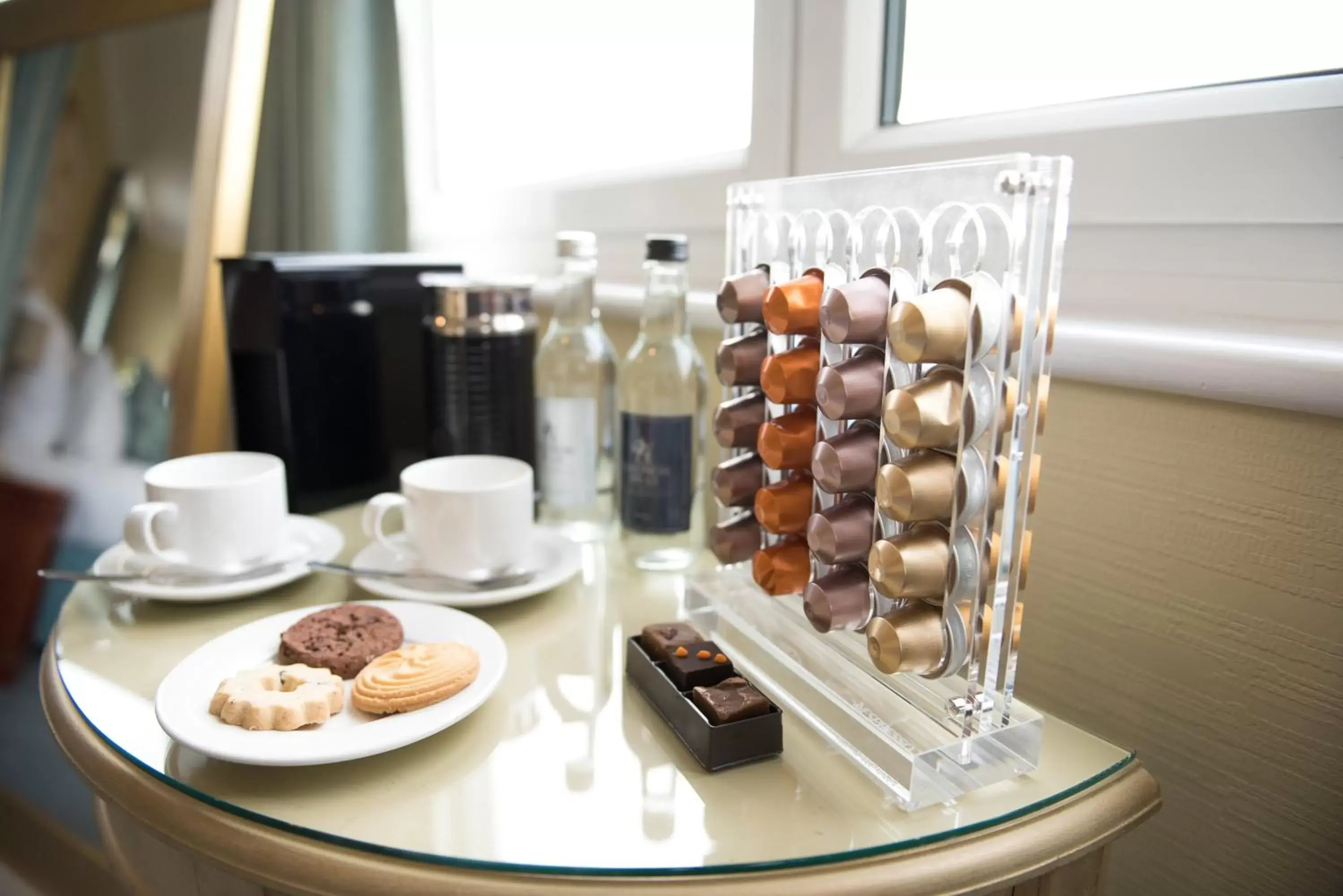 Coffee/tea facilities in Bromley Court Hotel London