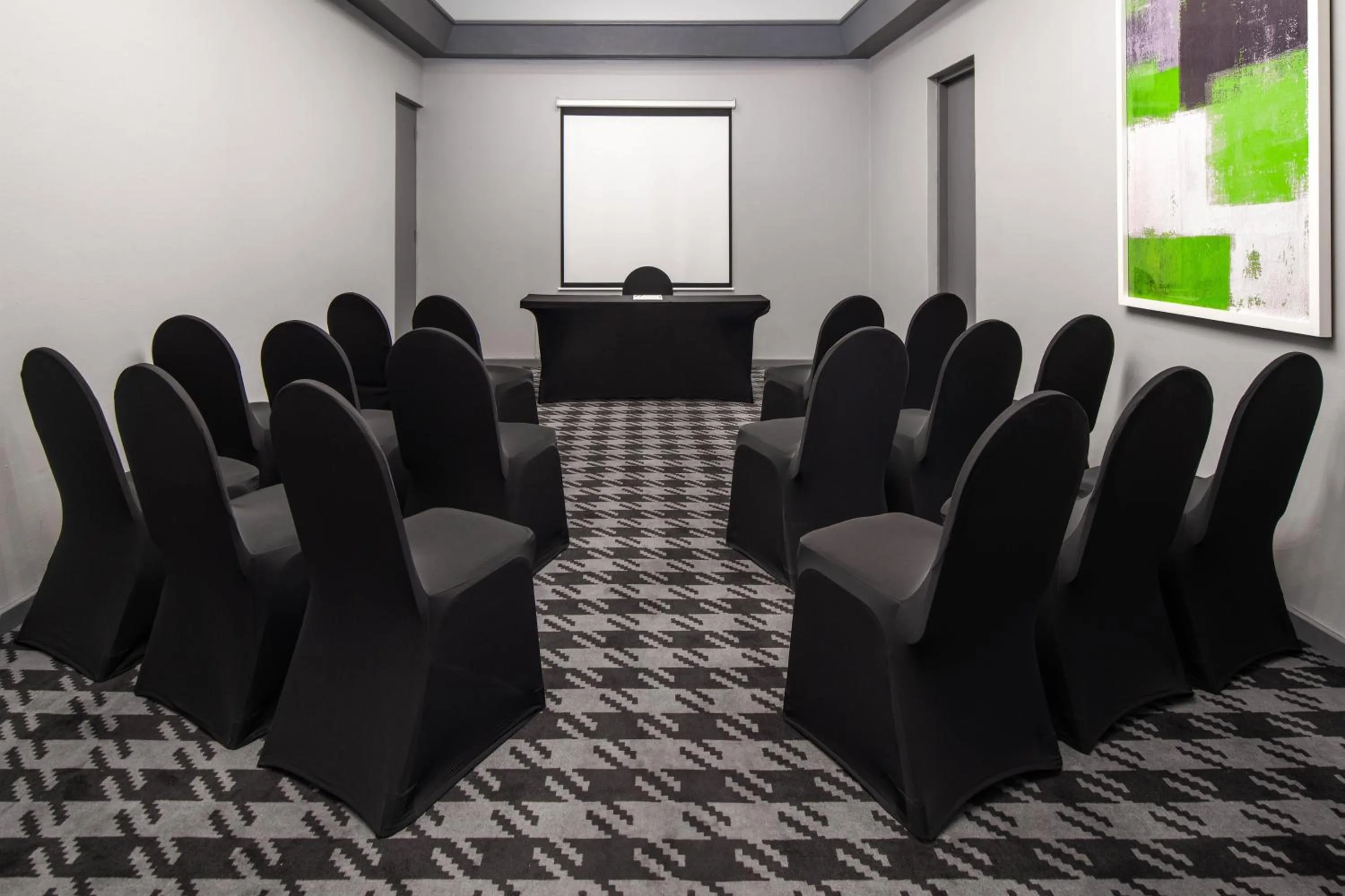 Meeting/conference room in Holiday Inn Johannesburg OR Tambo Airport Hotel by IHG