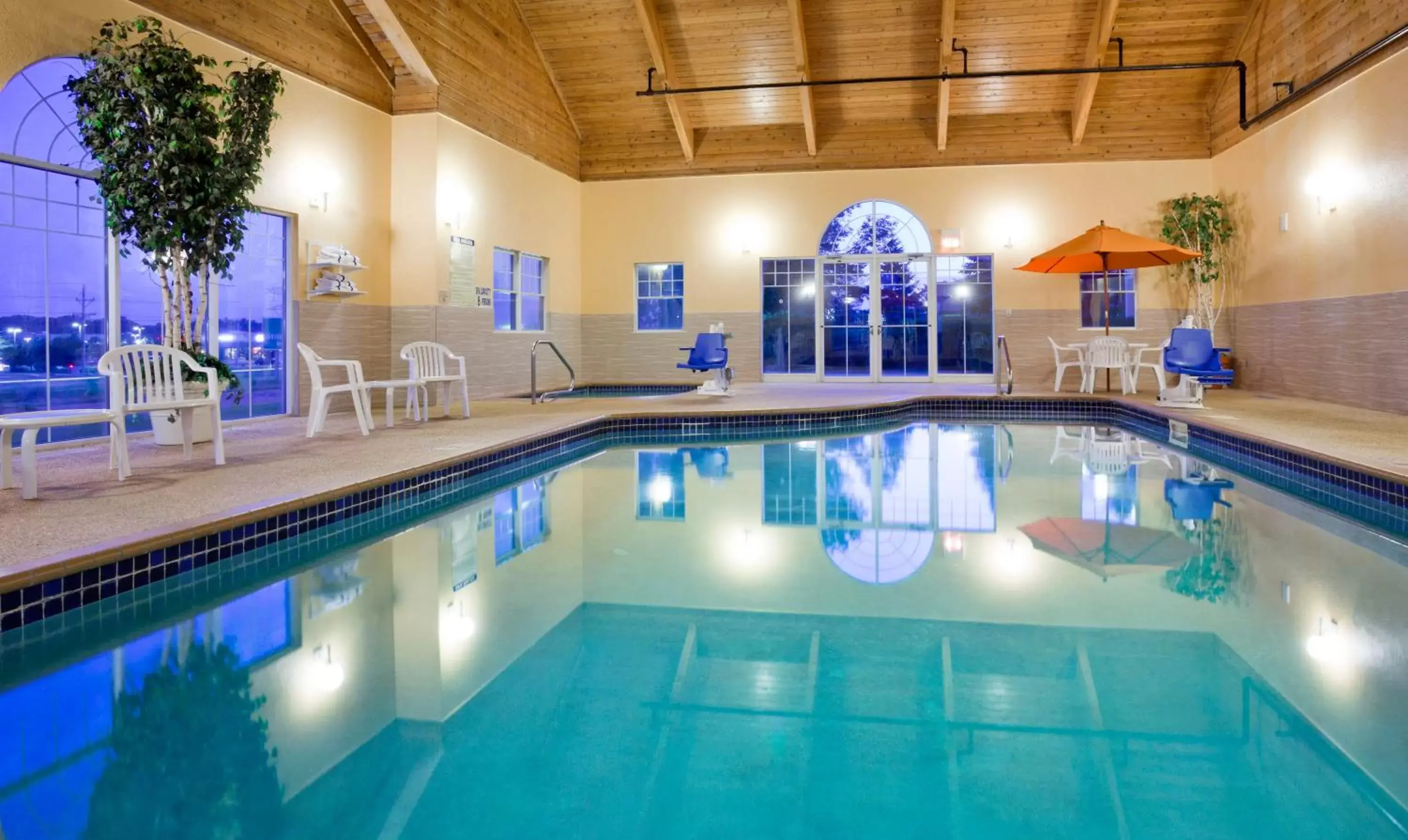 Swimming Pool in GrandStay Hotel & Suites - Stillwater