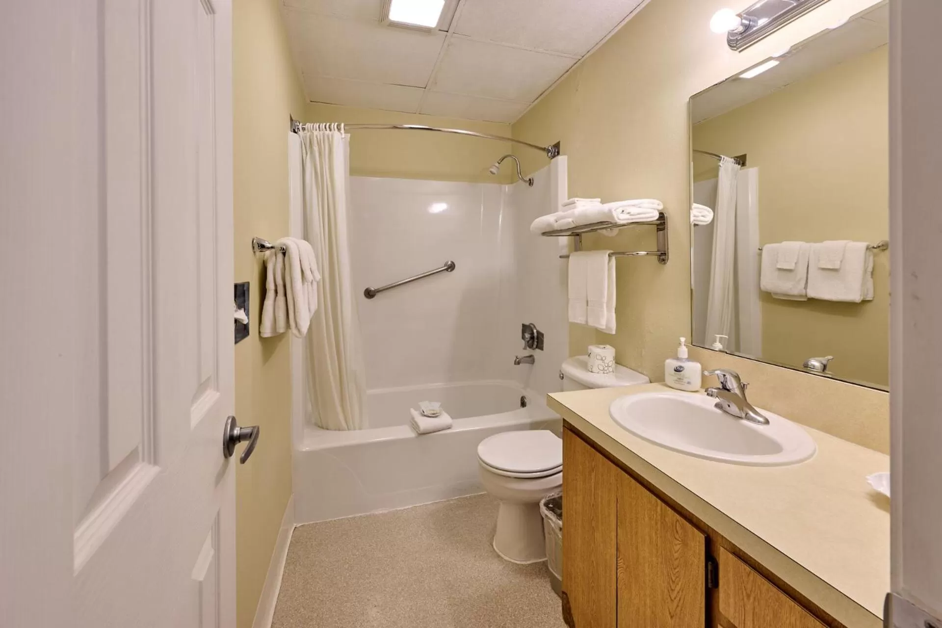 Shower, Bathroom in D Sands Rentals