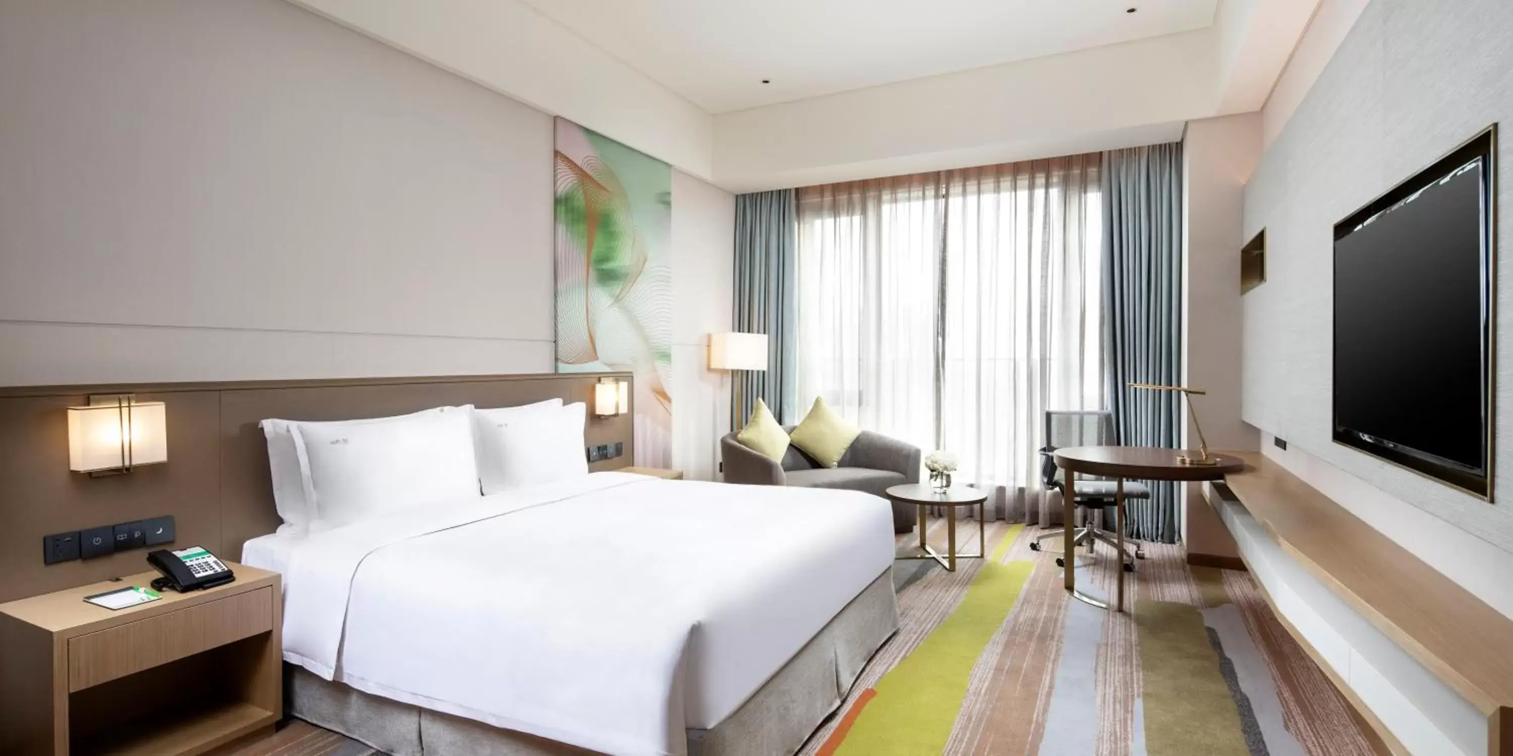 Bed in Holiday Inn Shunde by IHG Bed in Holiday Inn Shunde by IHG