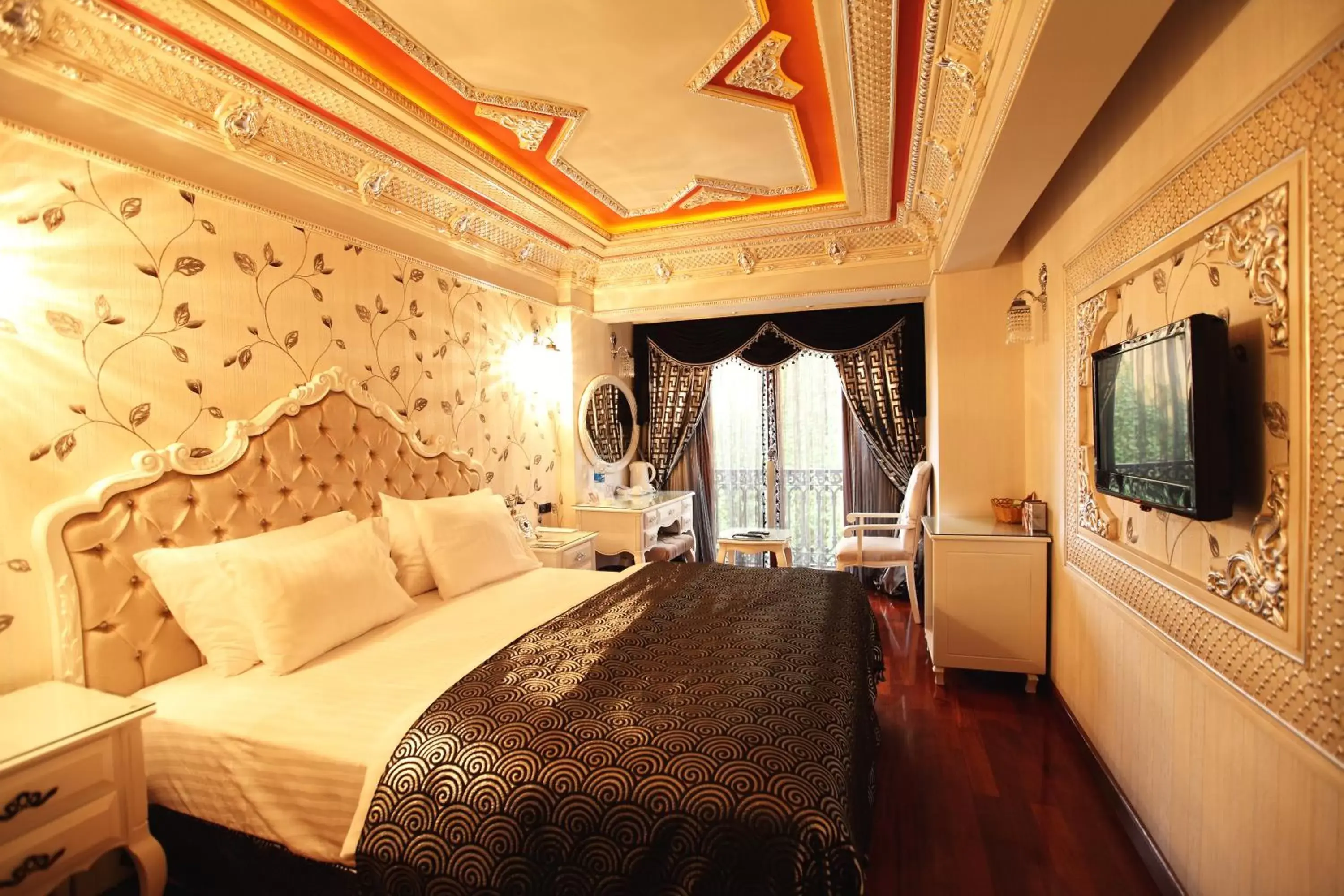 TV and multimedia, Bed in Deluxe Golden Horn Sultanahmet Hotel