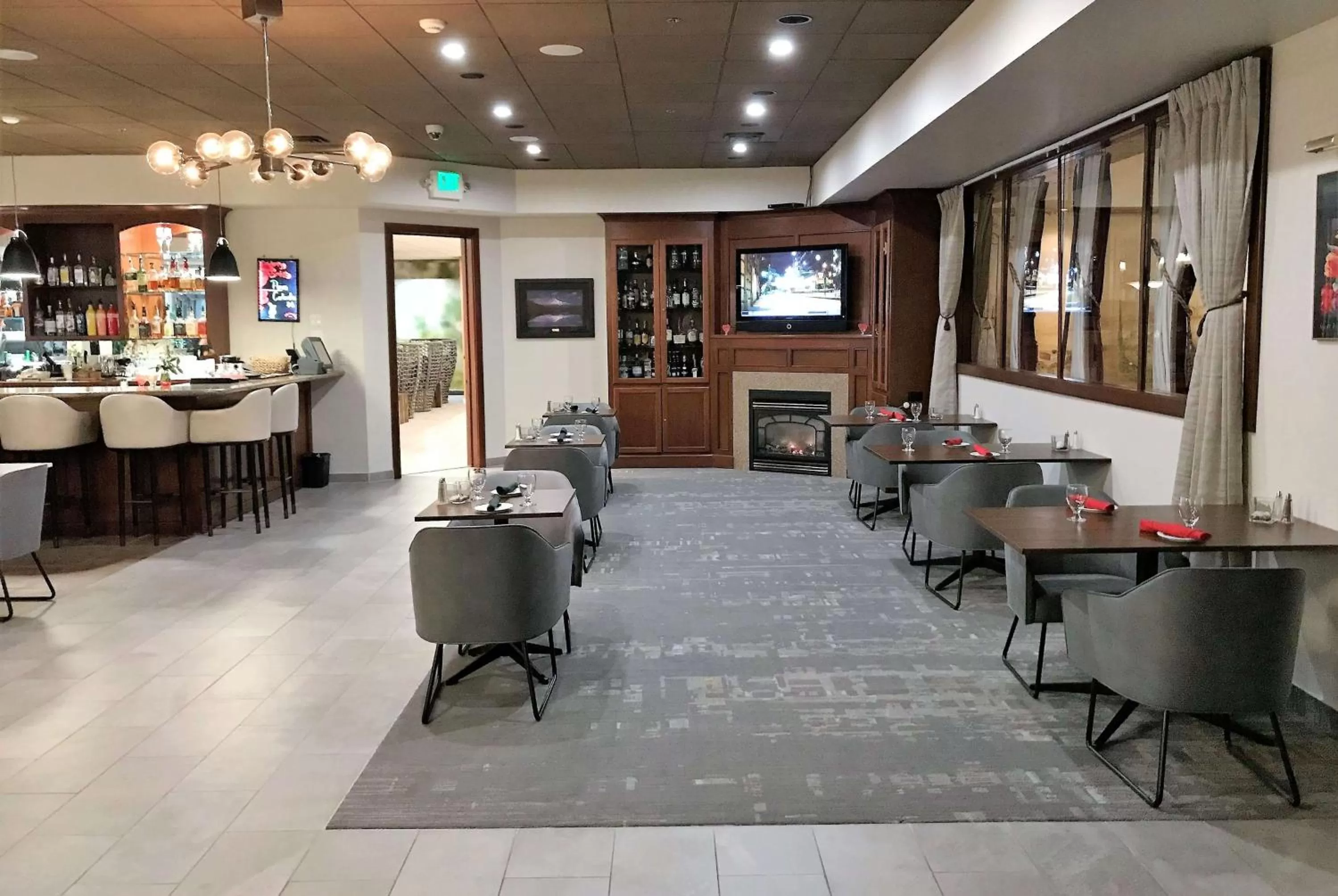 Restaurant/places to eat in Medallion Inn and Suites