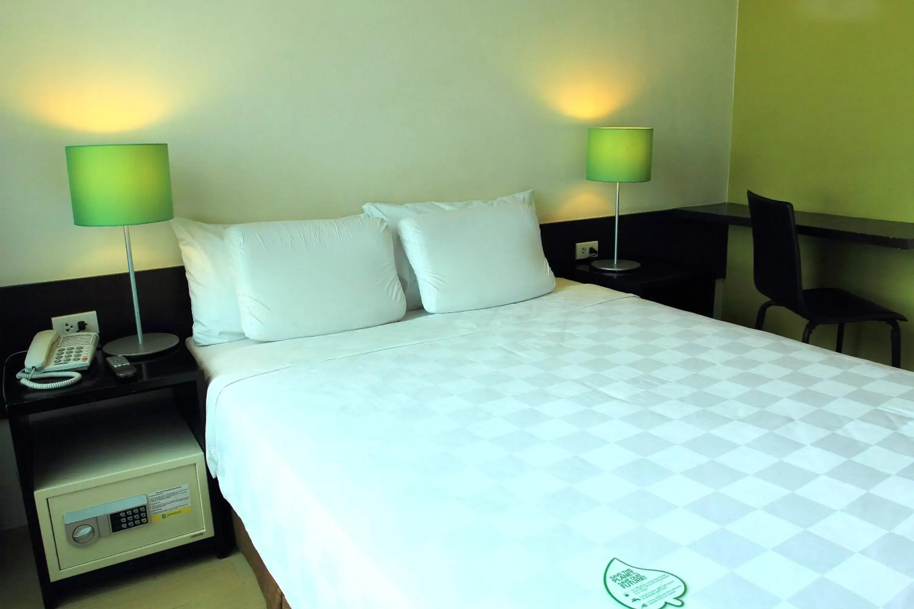 Bed in Go Hotels Mandaluyong