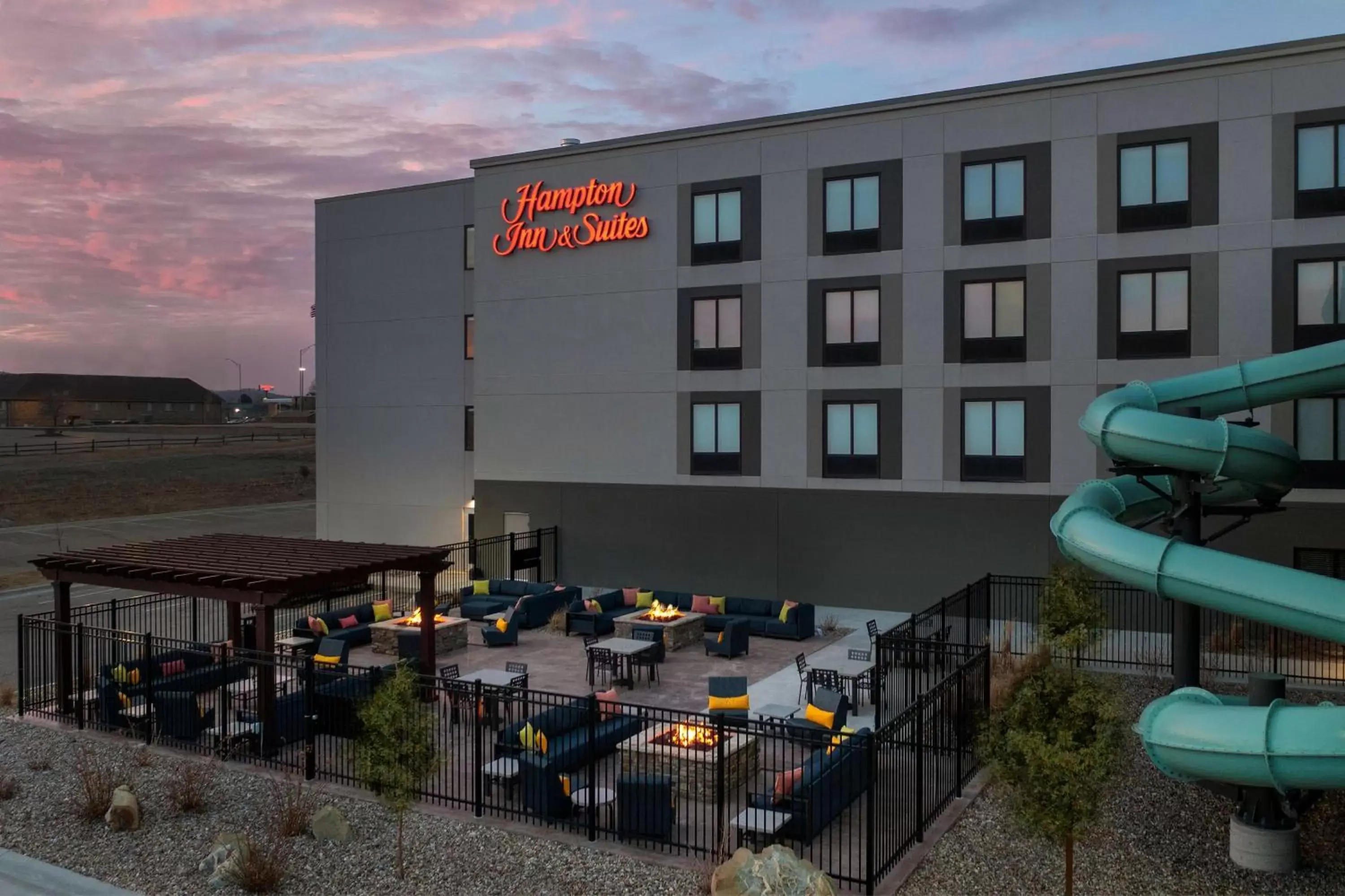 Property Building in Hampton Inn & Suites Rapid City Rushmore, SD