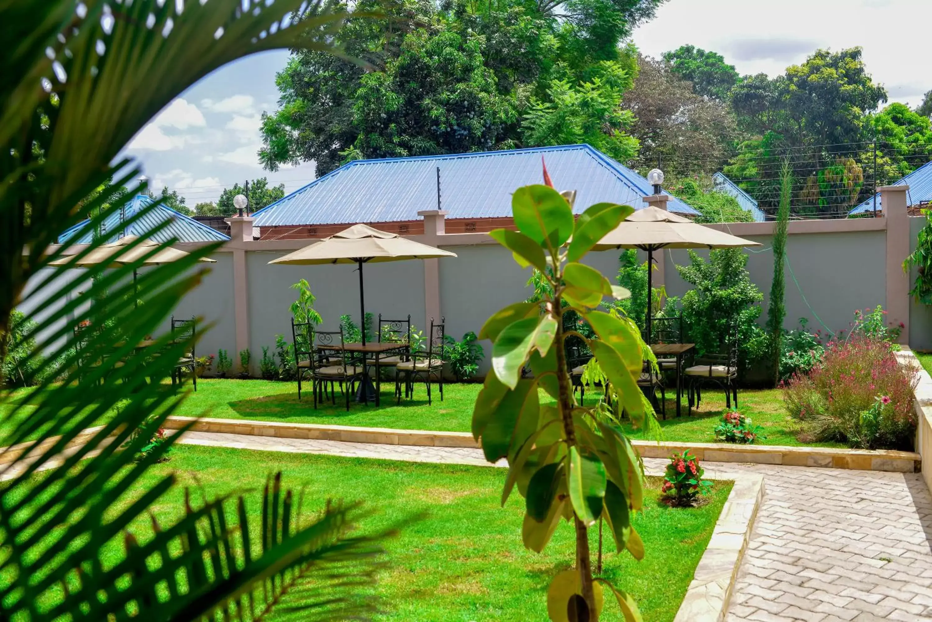 BBQ facilities, Swimming Pool in Green Mountain Hotel