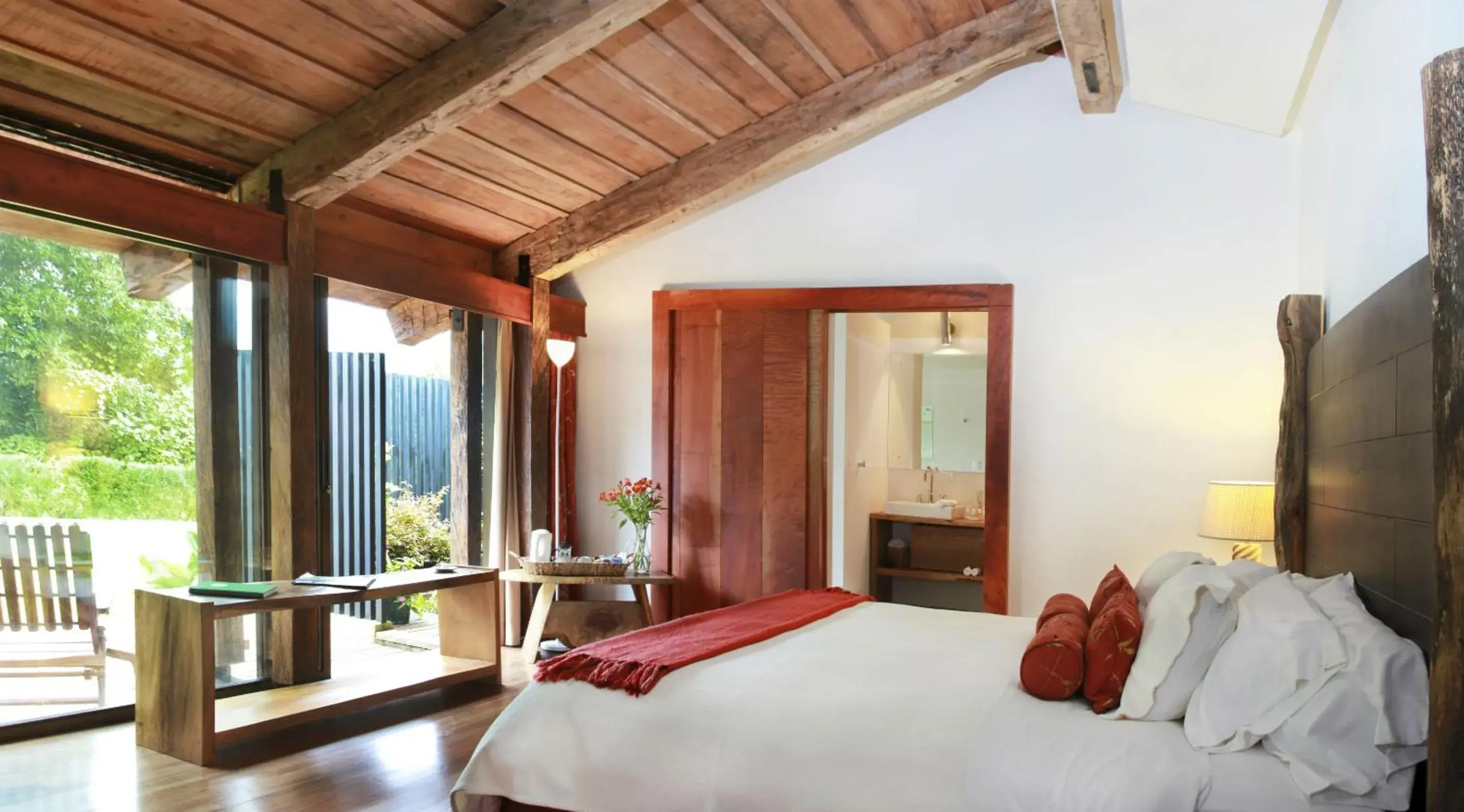 Bedroom, Room Photo in Poas Volcano Lodge