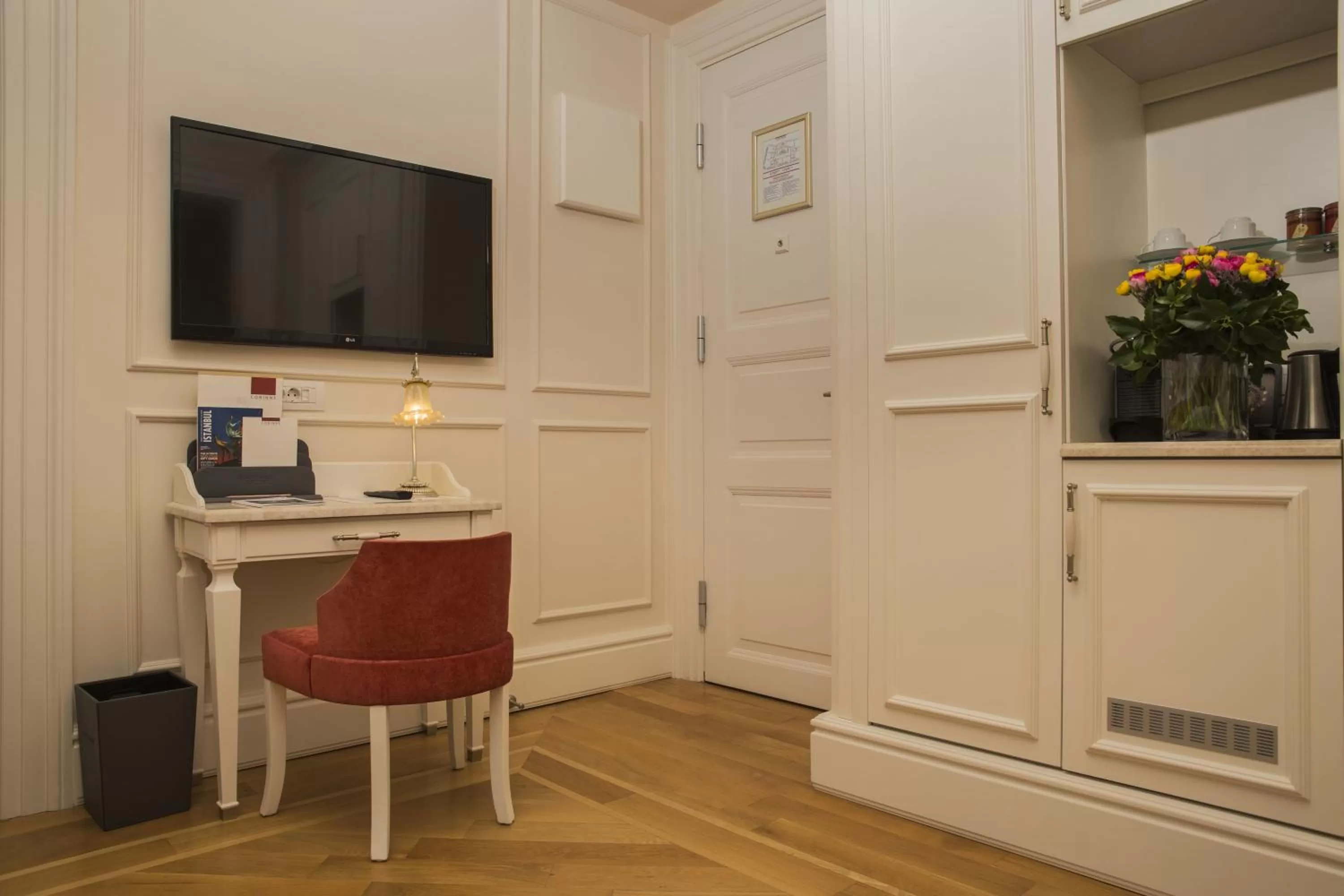 Living room in Corinne Art & Boutique Hotel