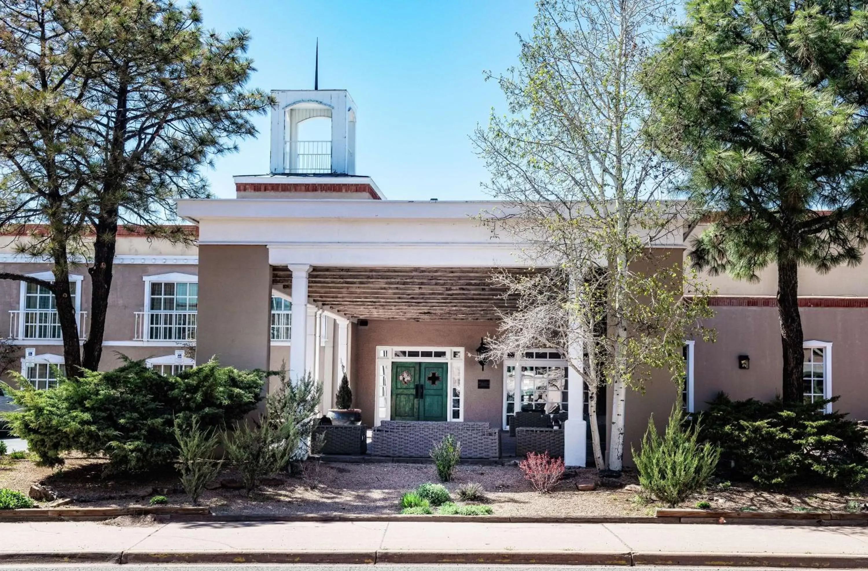 Property Building in Hilton Santa Fe Historic Plaza