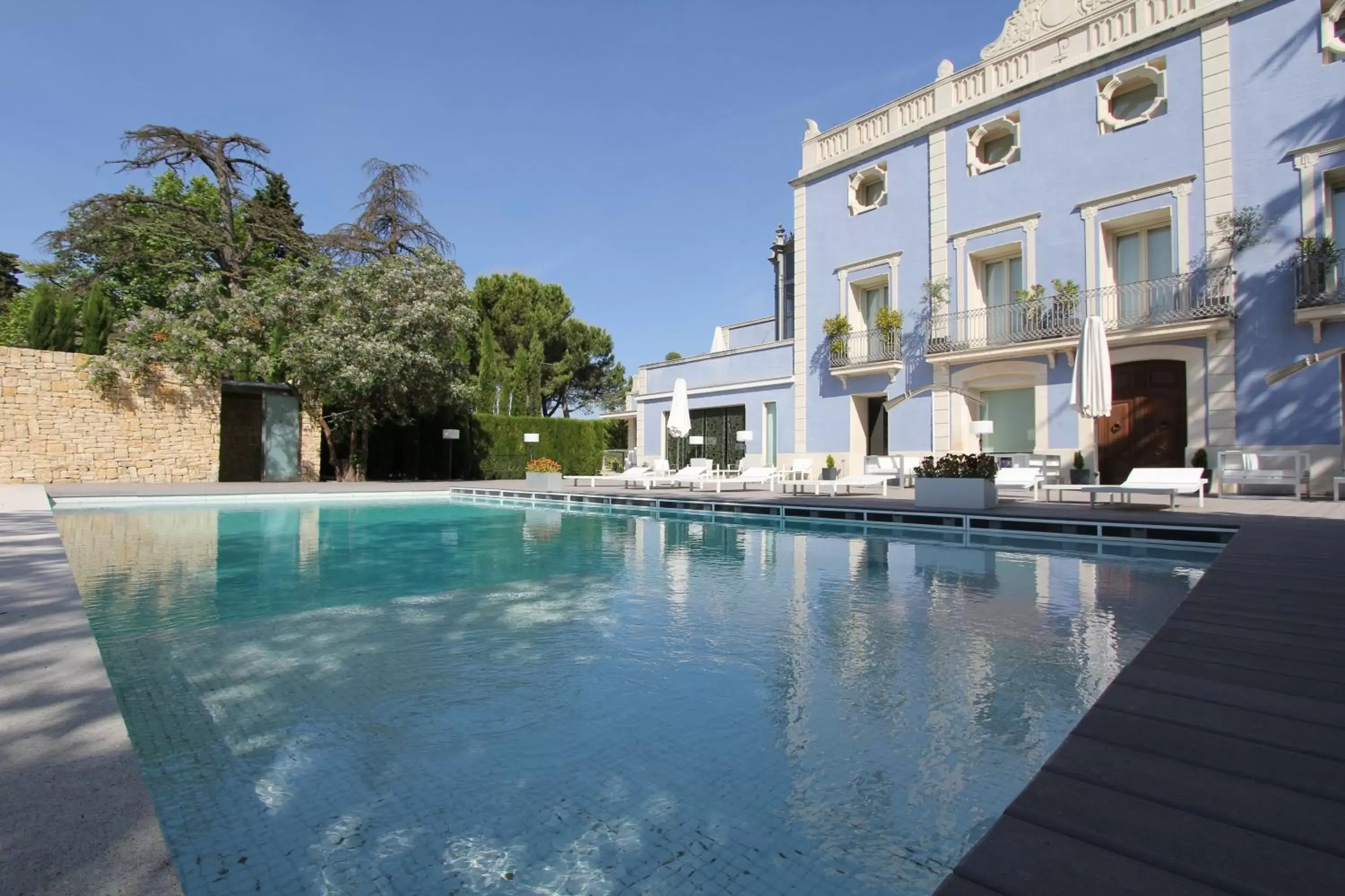 Property building, Swimming Pool in Hotel Ferrero - Singular's Hotels