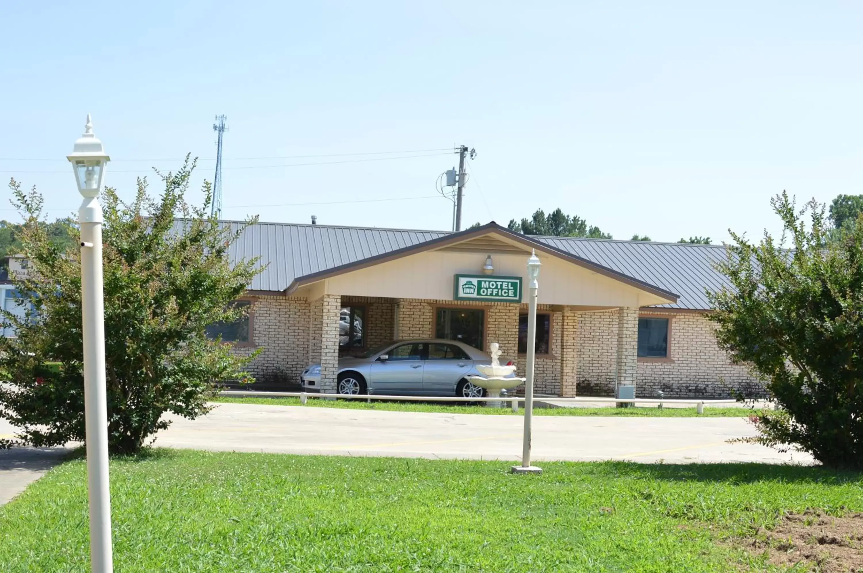 Property Building in Travelers Inn Wilburton