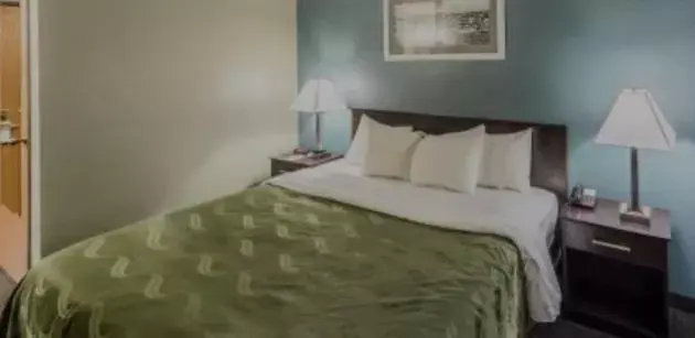 Double Room with Roll-In Shower - Accessible/Non-Smoking in Quality Inn Columbia City Double Room with Roll-In Shower - Accessible/Non-Smoking in Quality Inn Columbia City