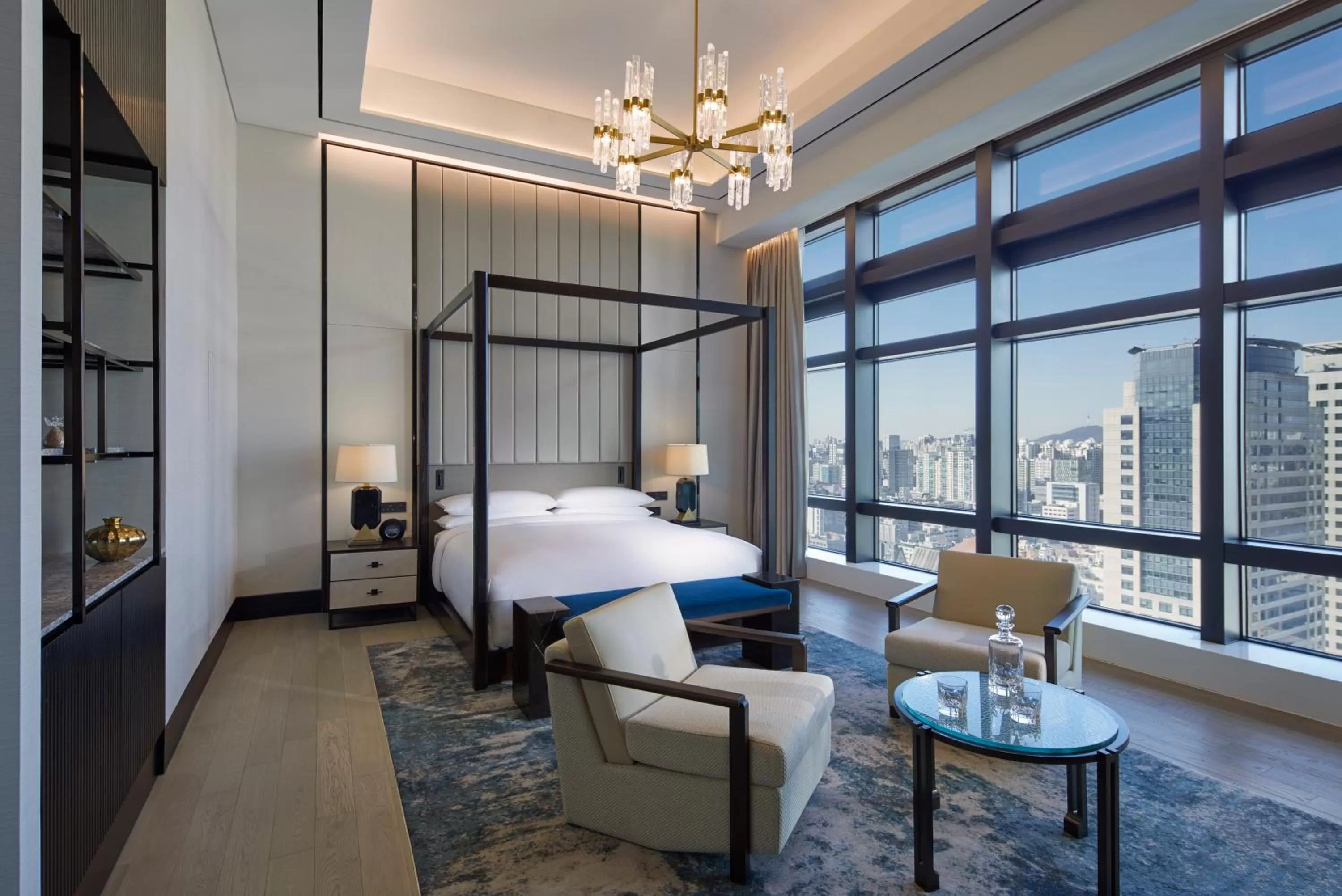 Photo of the whole room, Bed in Grand InterContinental Seoul Parnas by IHG