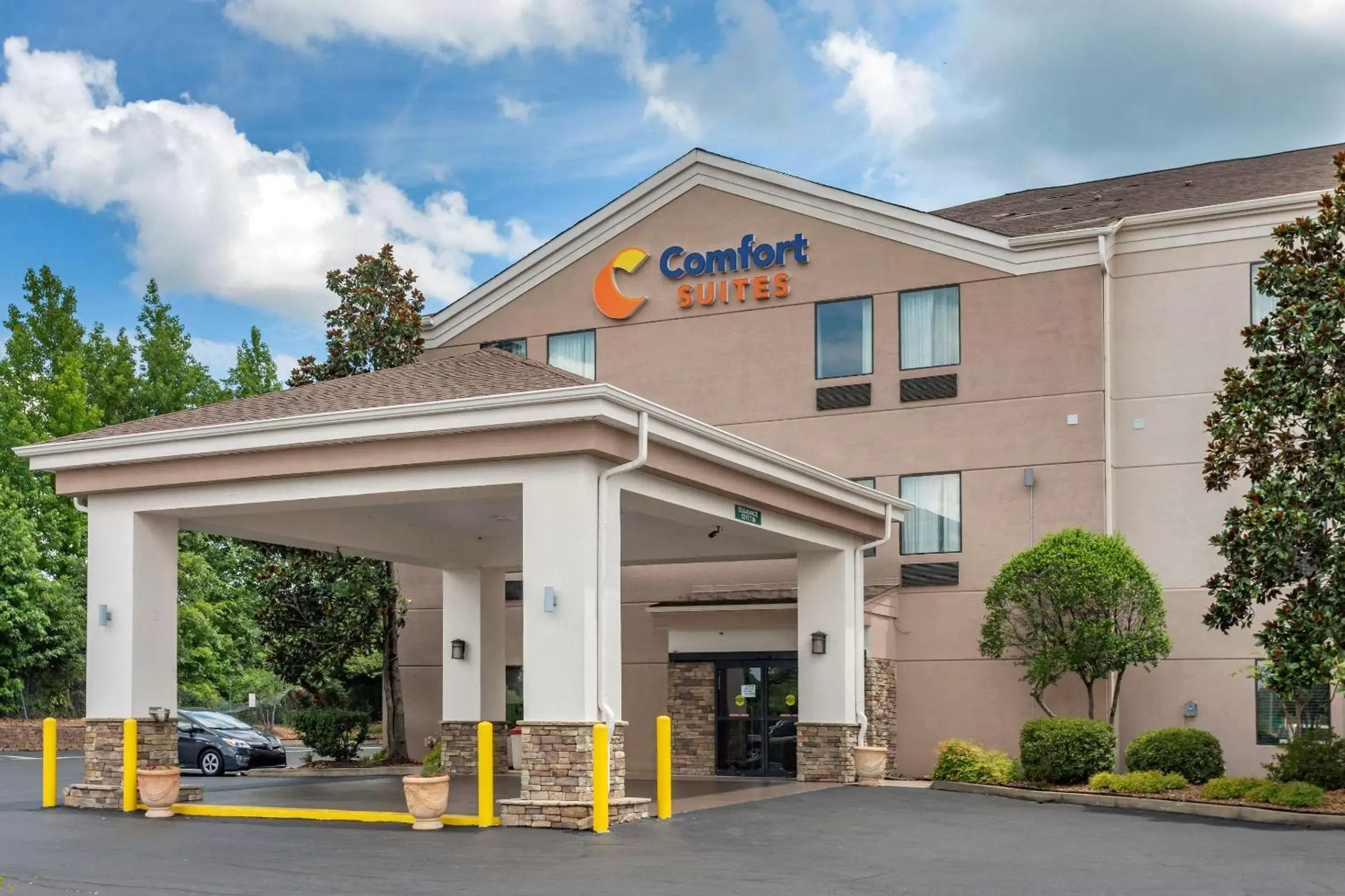 Property building in Comfort Suites Cordova Property building in Comfort Suites Cordova