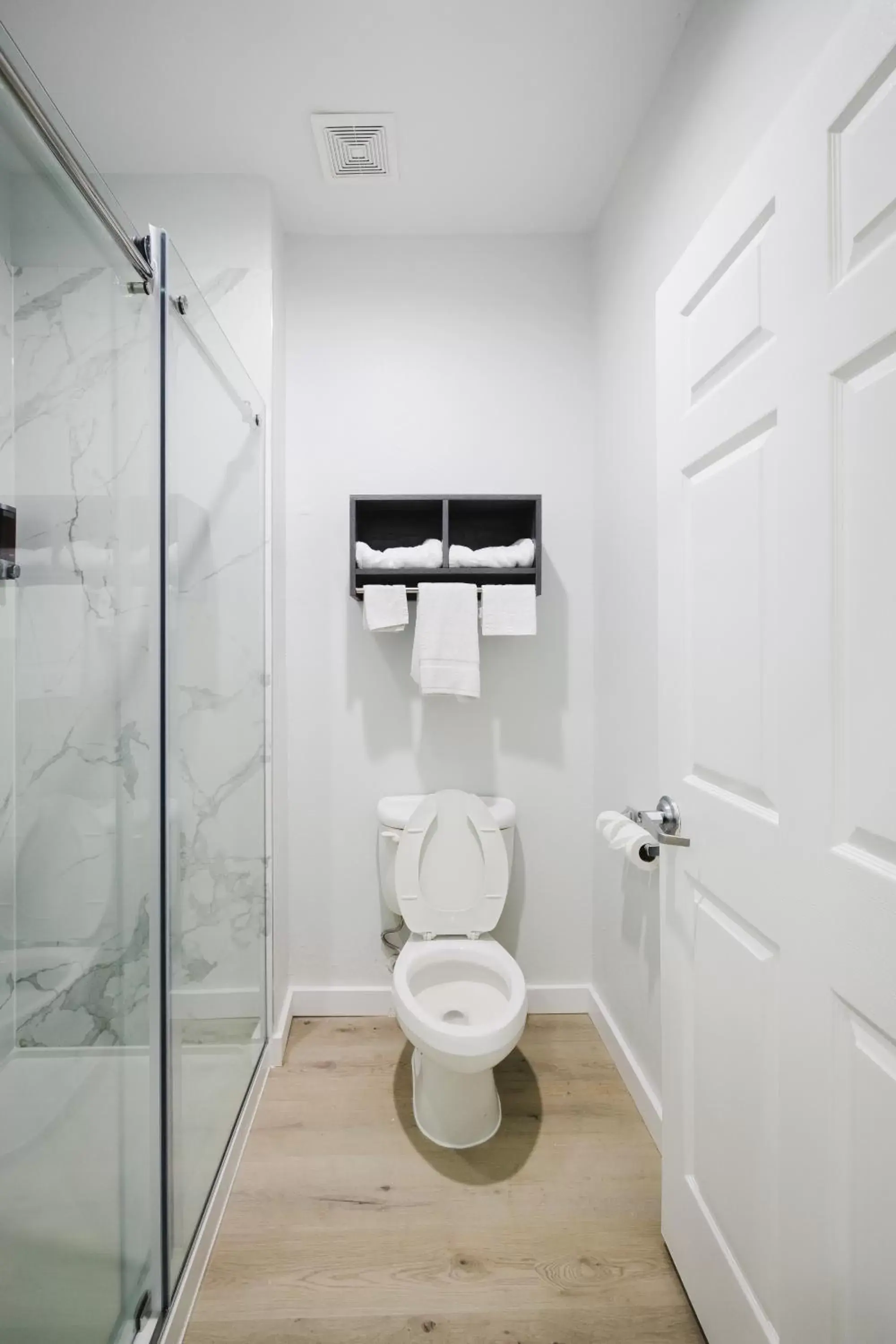 Shower, Bathroom in Sapphire Inn & Suites