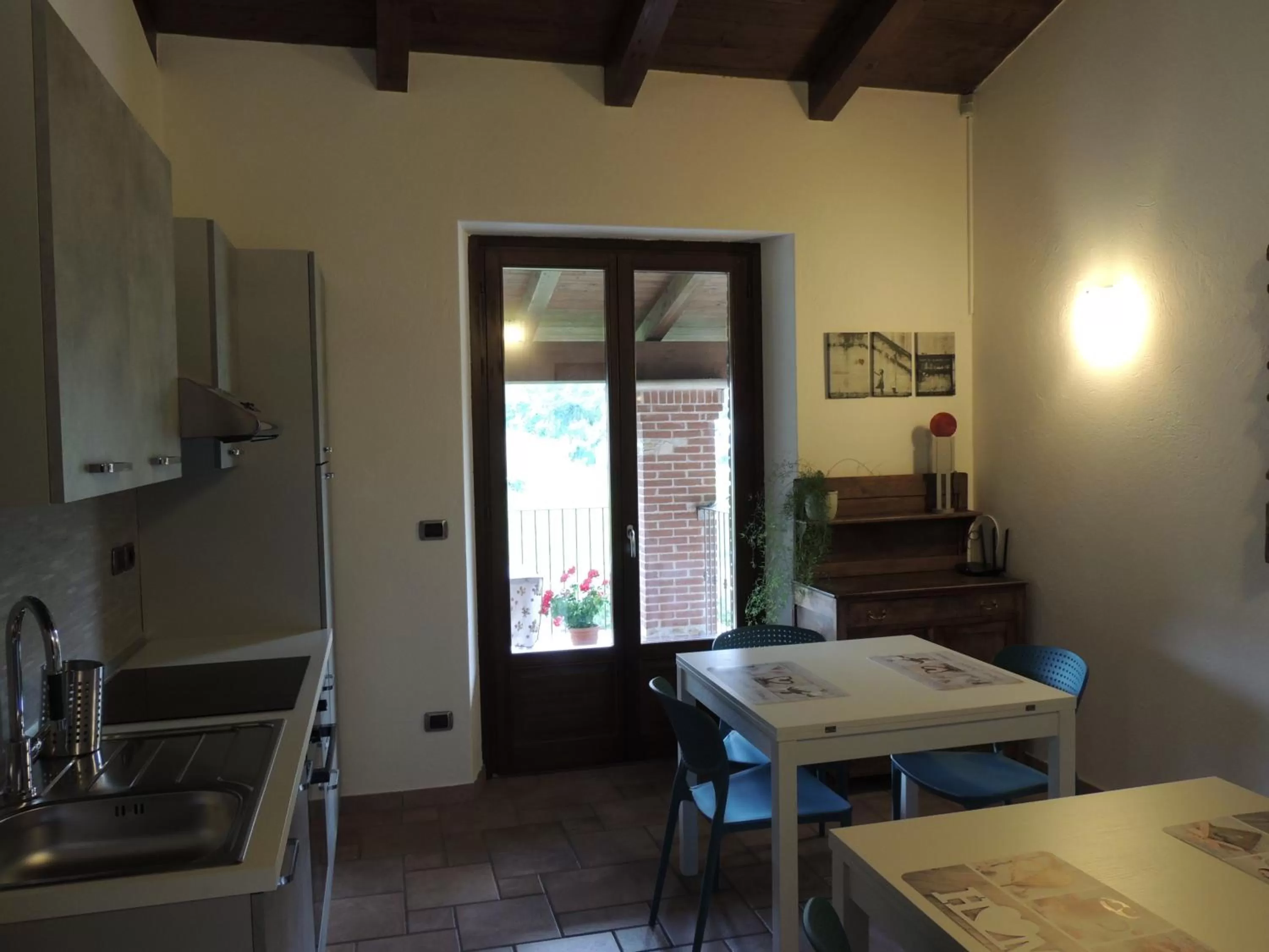 Dining Area in B&B CASA BELLA COMBA