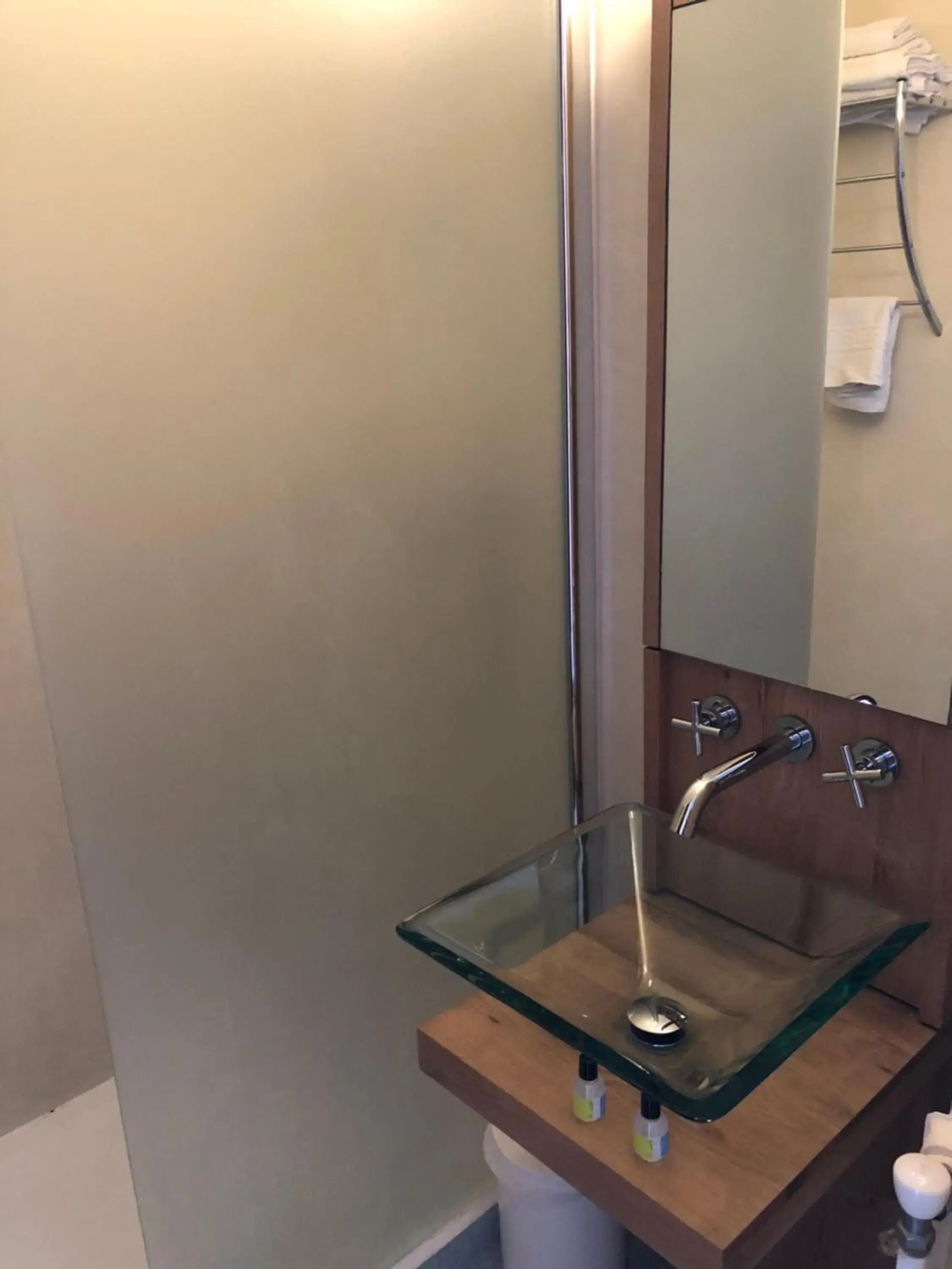 Shower, Bathroom in Hotel Restaurant Saint-Benoit