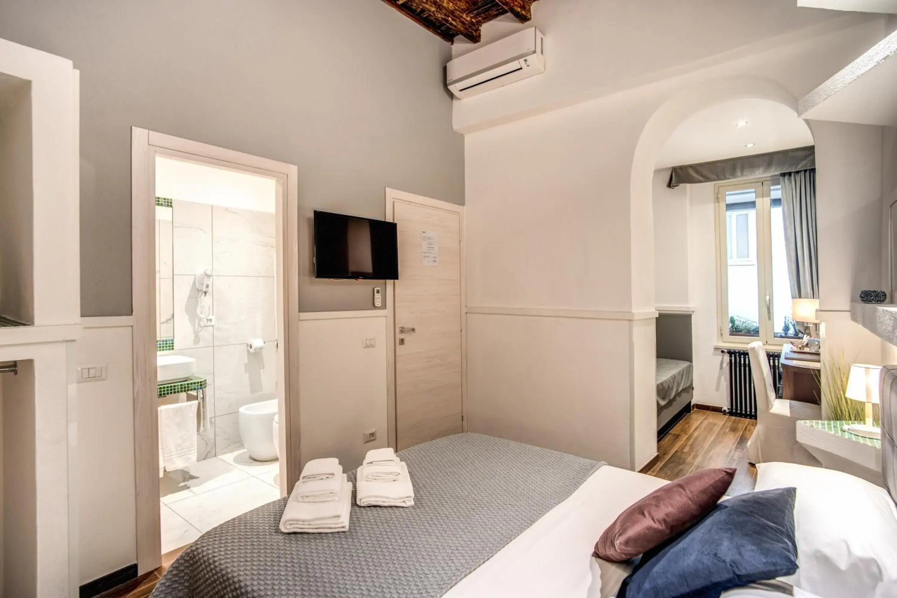 Piazza di Spagna Comfort Rooms
