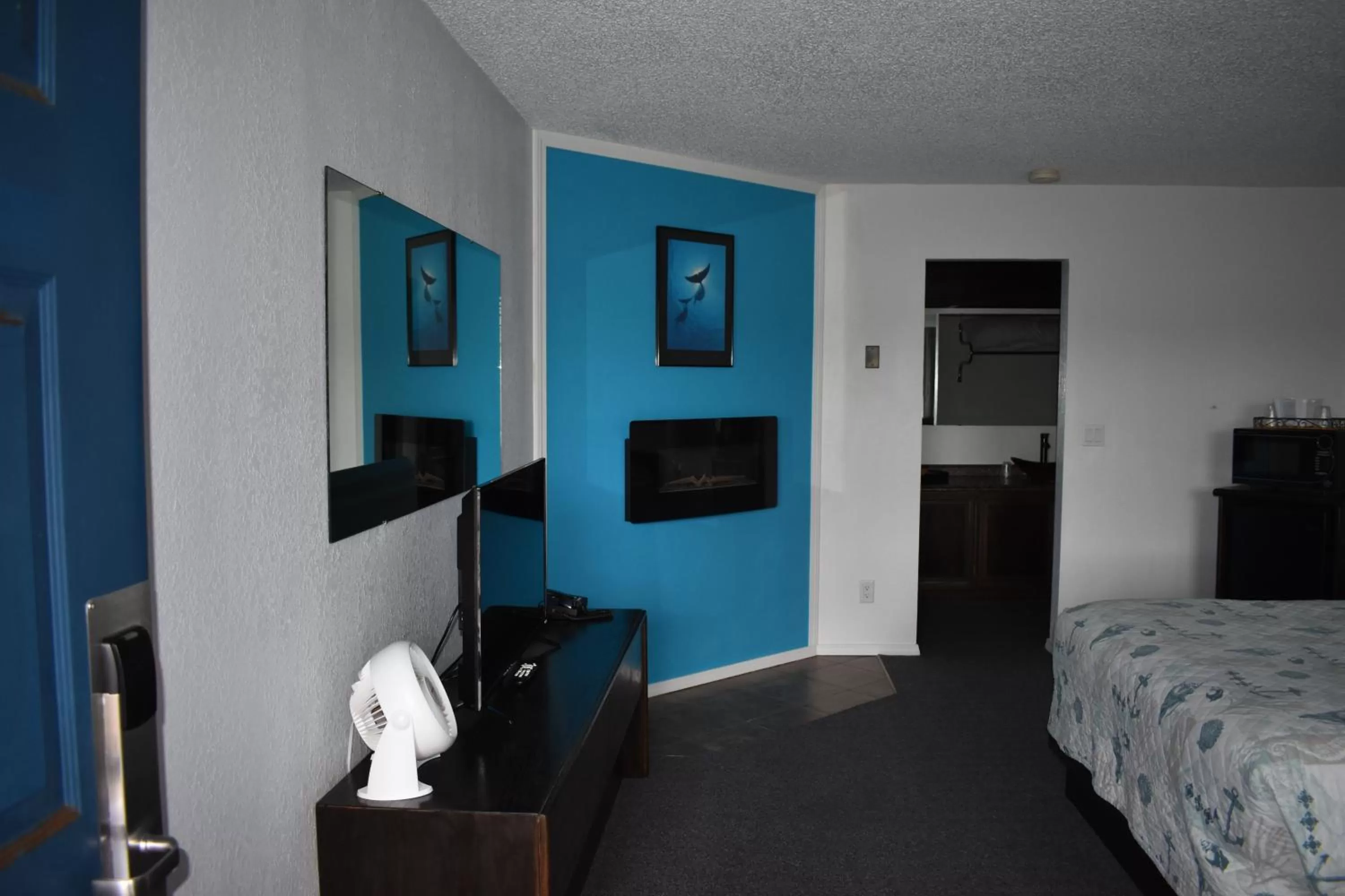 TV/Entertainment Center in Lighthouse Cove Inn