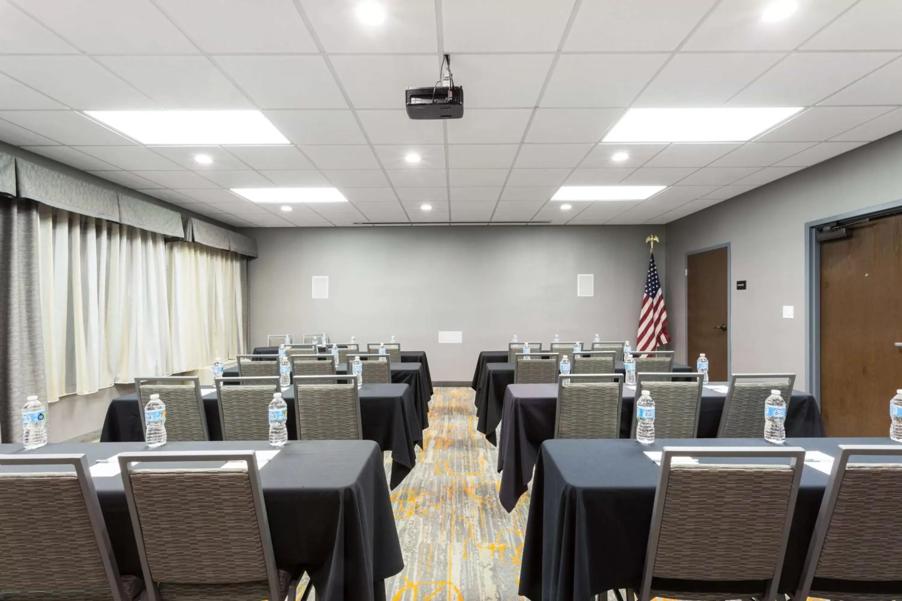 Meeting/conference room in Hampton Inn Pittsburgh/West Mifflin