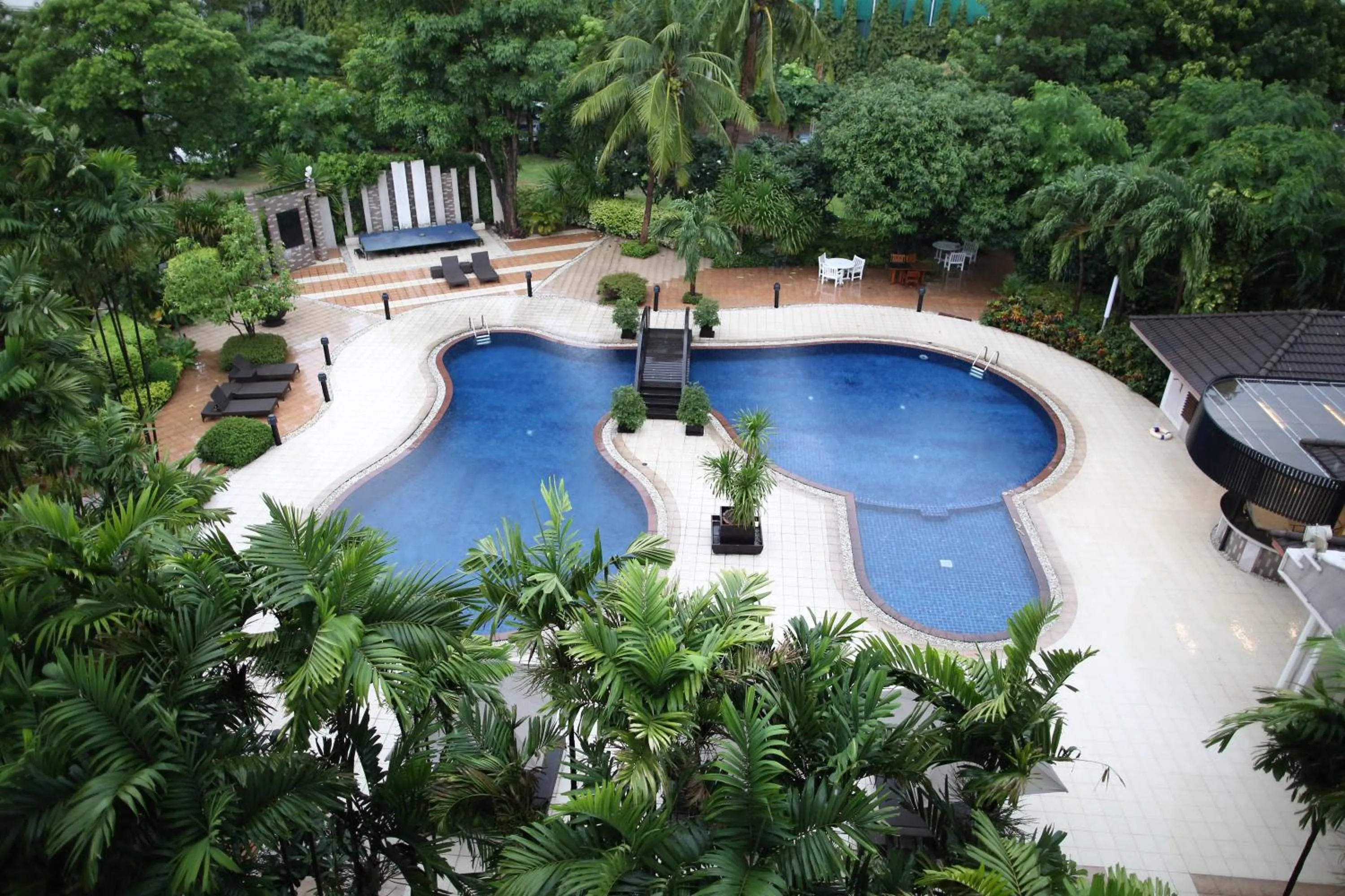 Swimming pool in SC Park Hotel