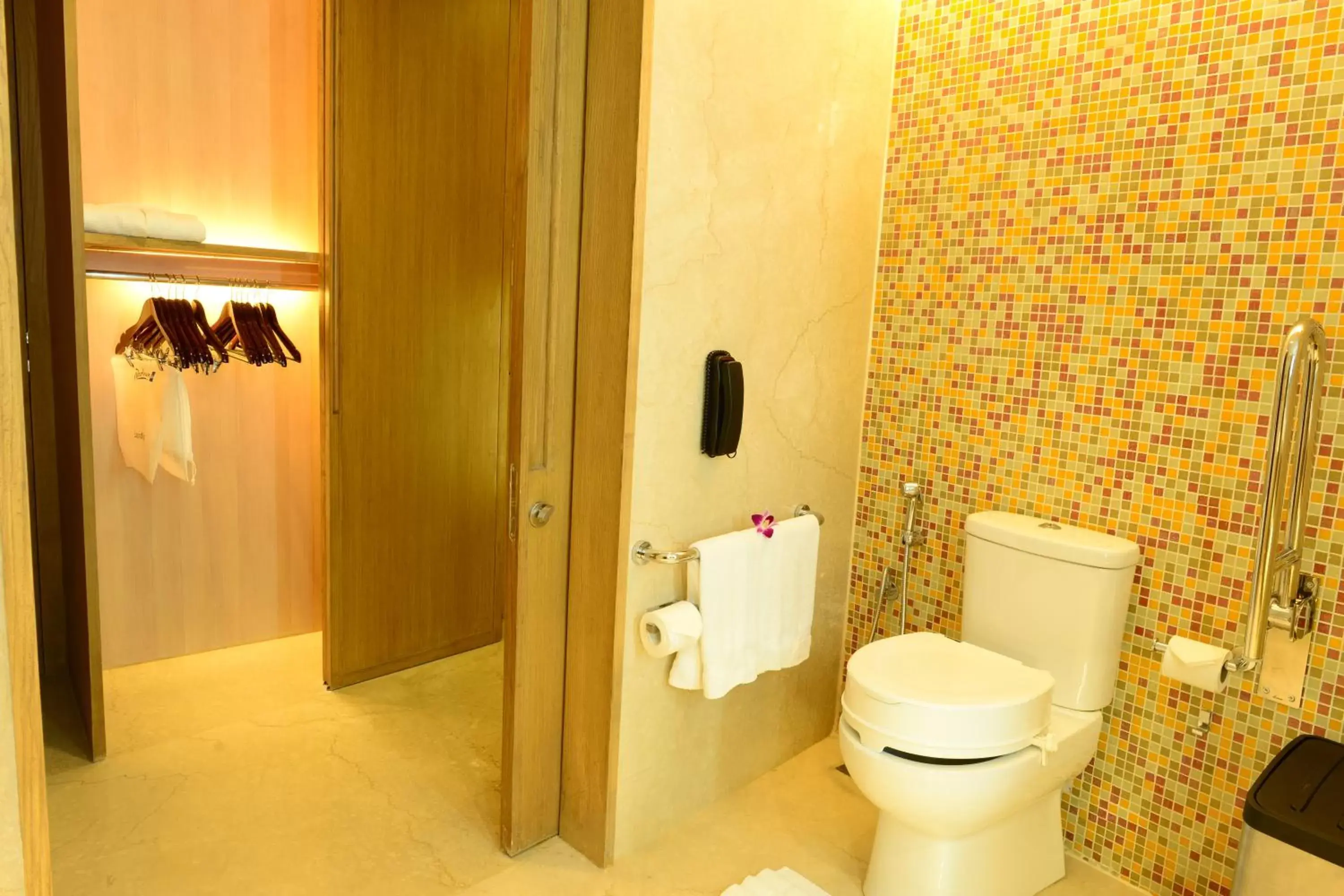 Bathroom in Radisson Blu Hotel Guwahati