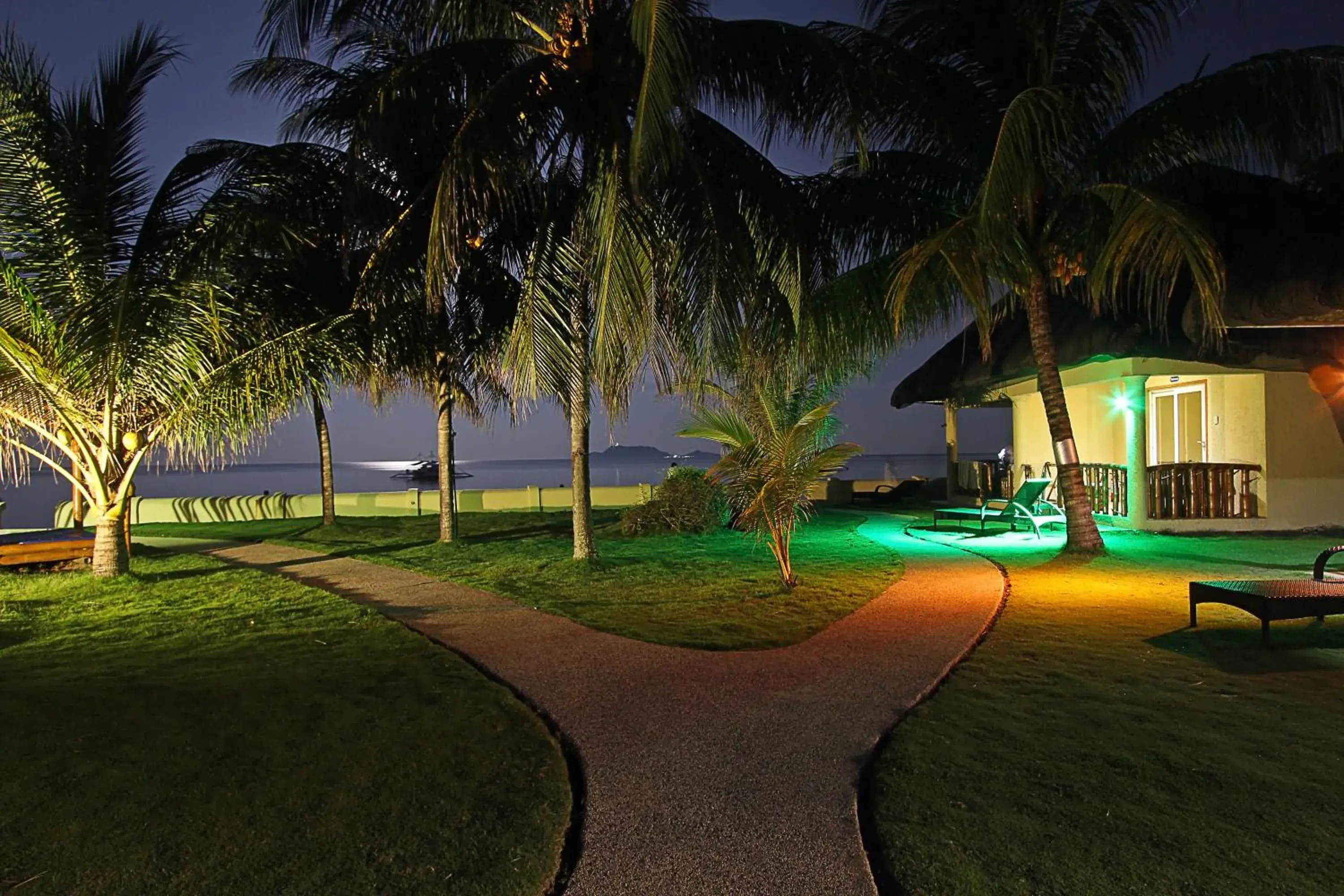 Garden, Swimming Pool in Thalatta Resort