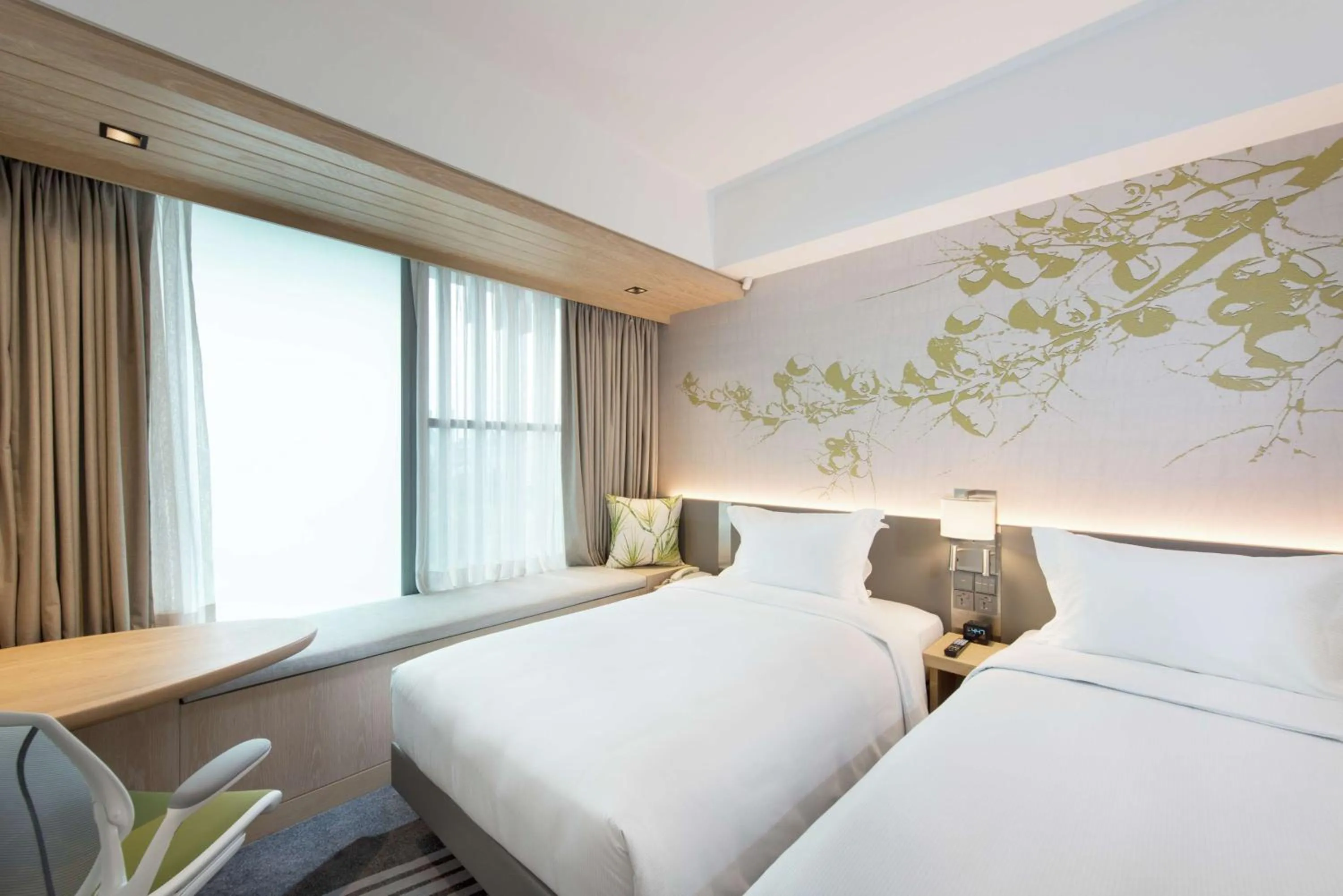 Bedroom, Bed in Hilton Garden Inn Singapore Serangoon