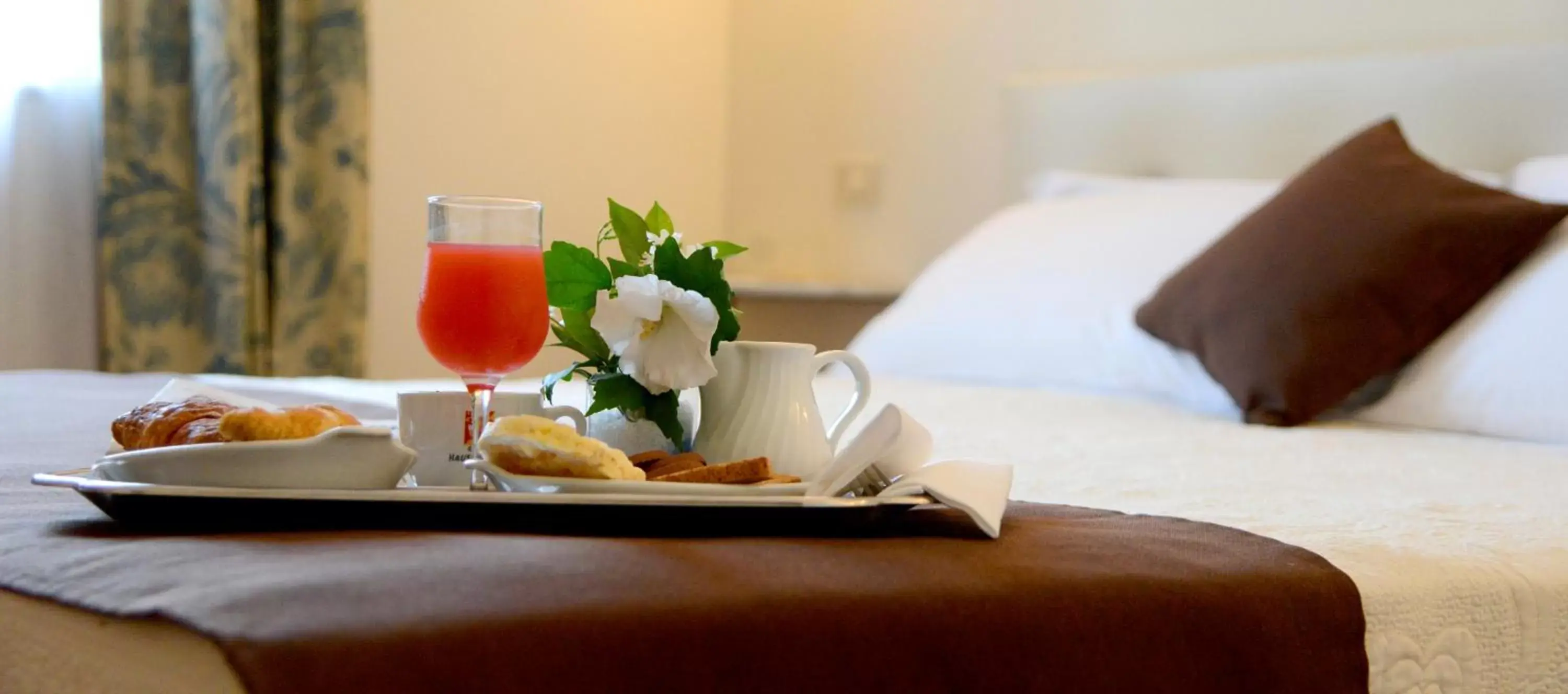 Bedroom, Breakfast in Hotel Ponte di Rialto