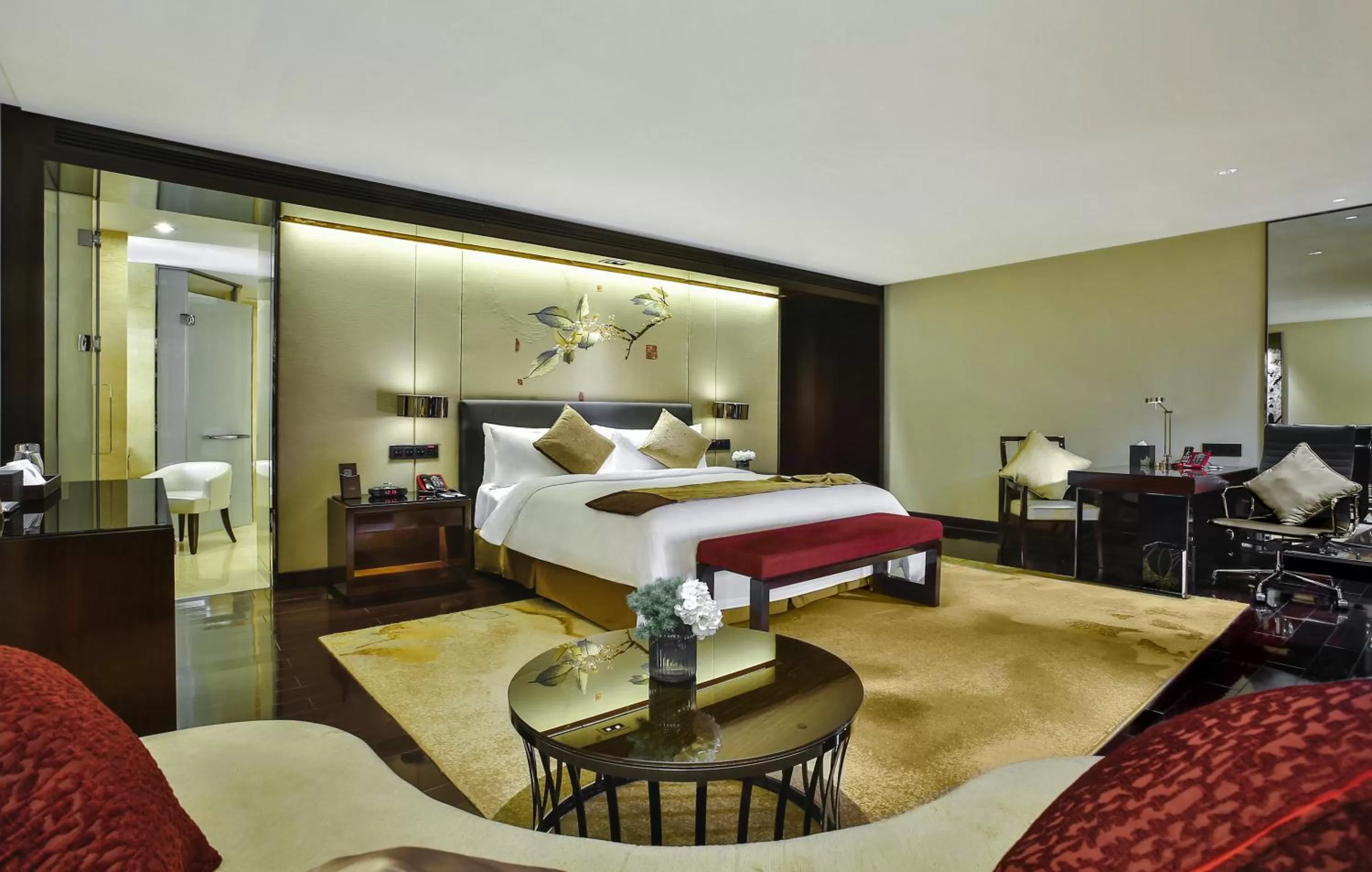 Photo of the whole room, Bed in Crowne Plaza Chengdu Panda Garden by IHG