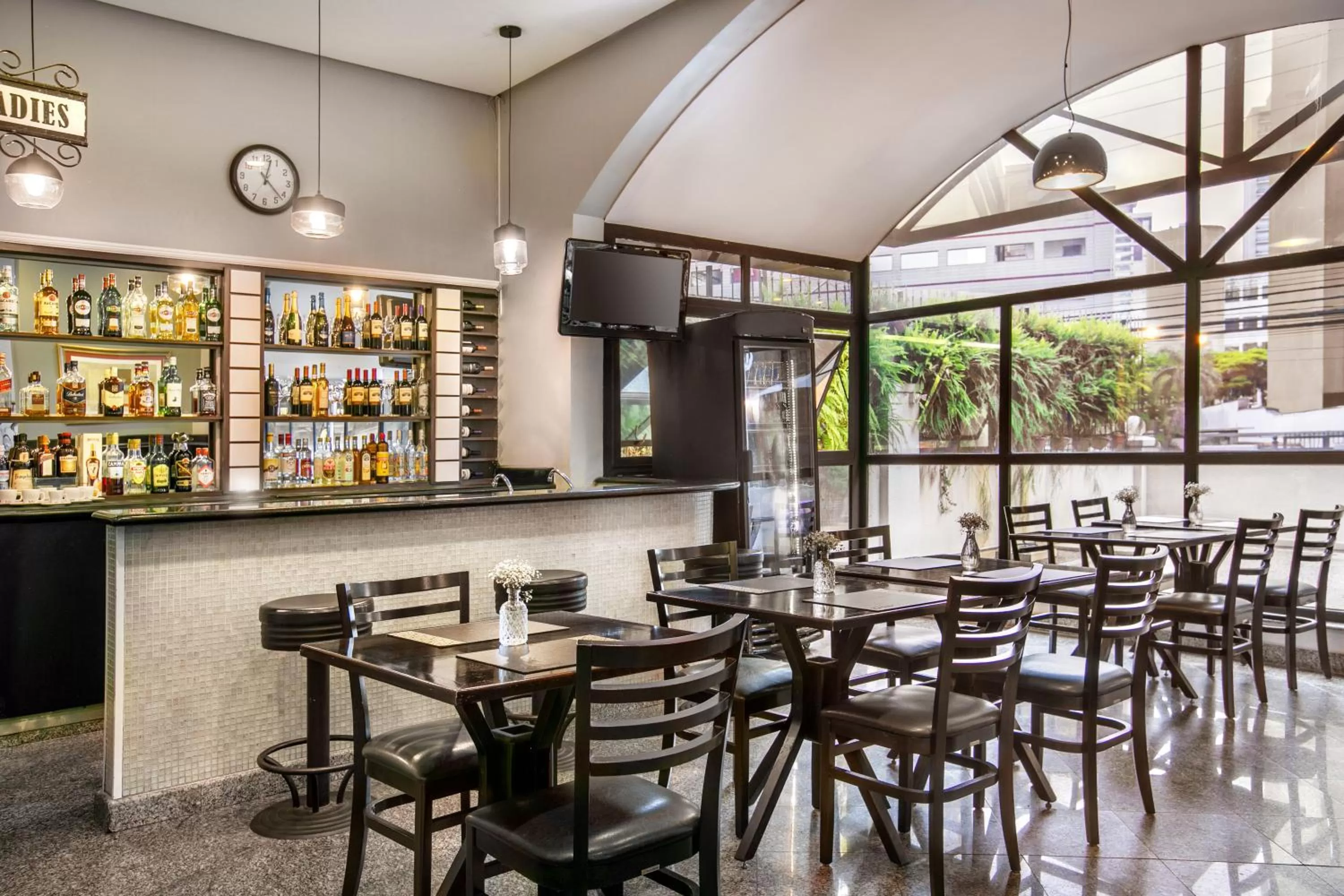 Restaurant/places to eat in Plaza Inn American Loft - Barra Funda