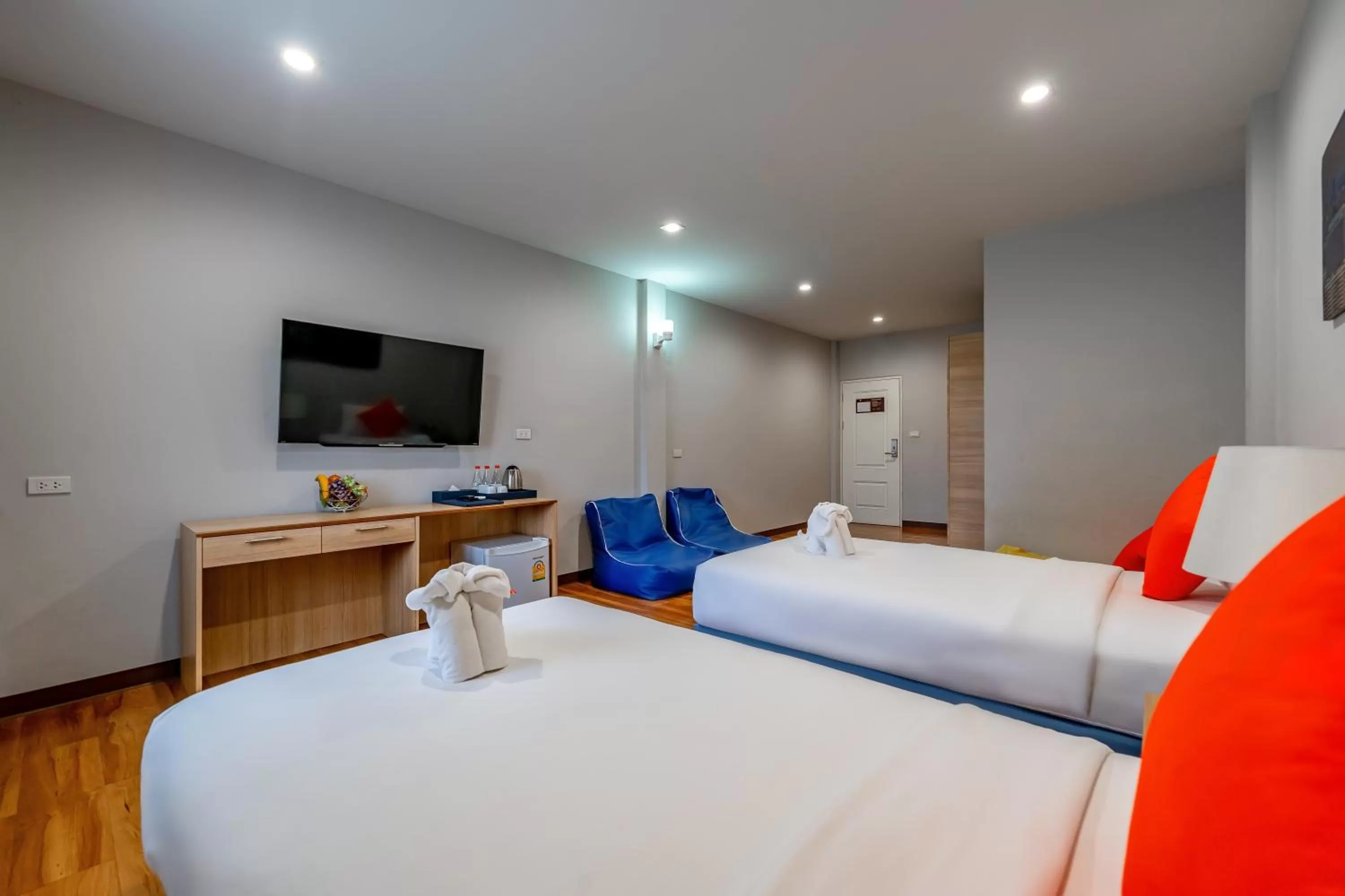 Bed in 7 Days Premium Hotel at Icon Siam Station - No Parking