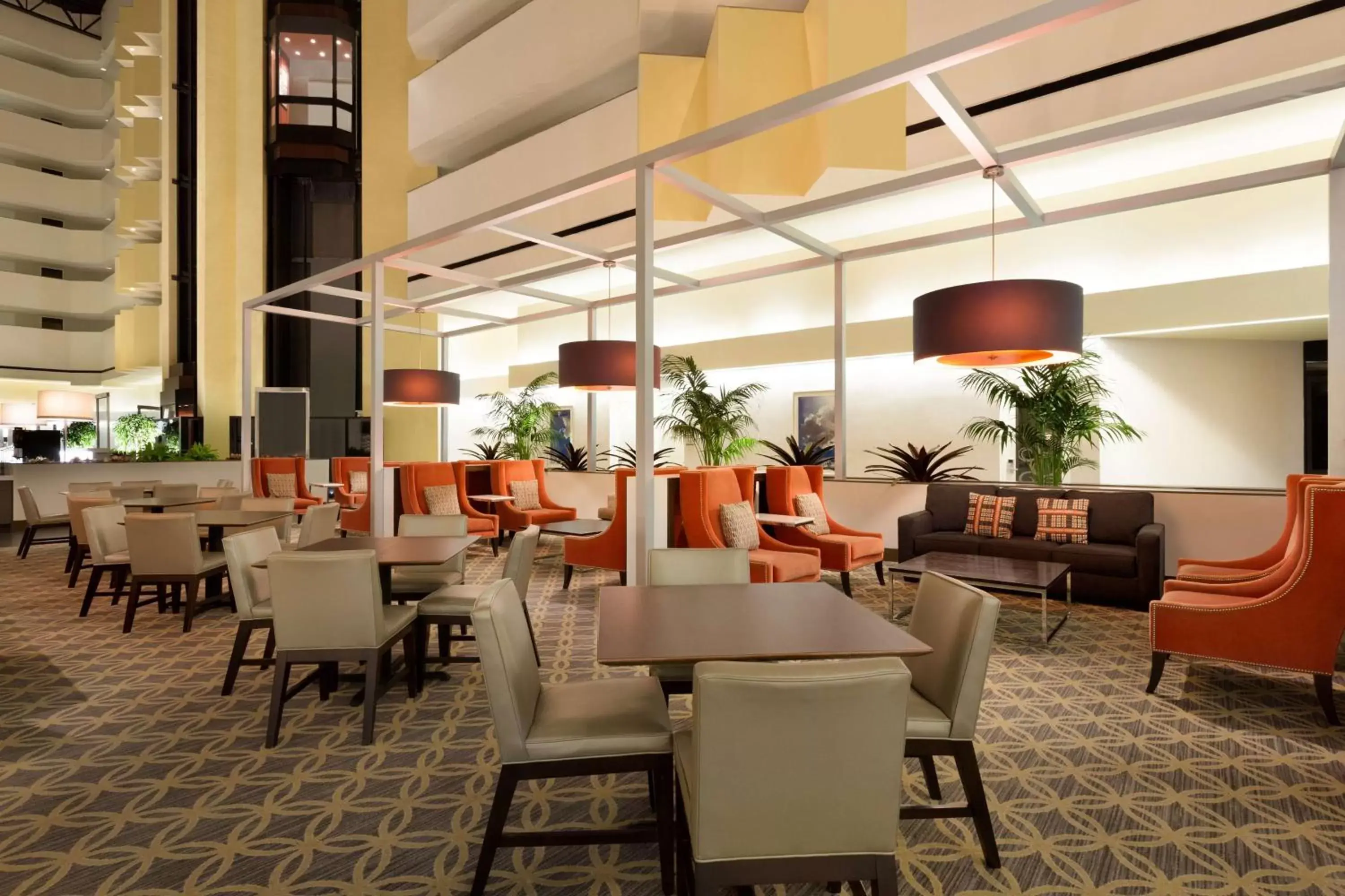 Lobby or reception, Restaurant/Places to Eat in Embassy Suites Boca Raton